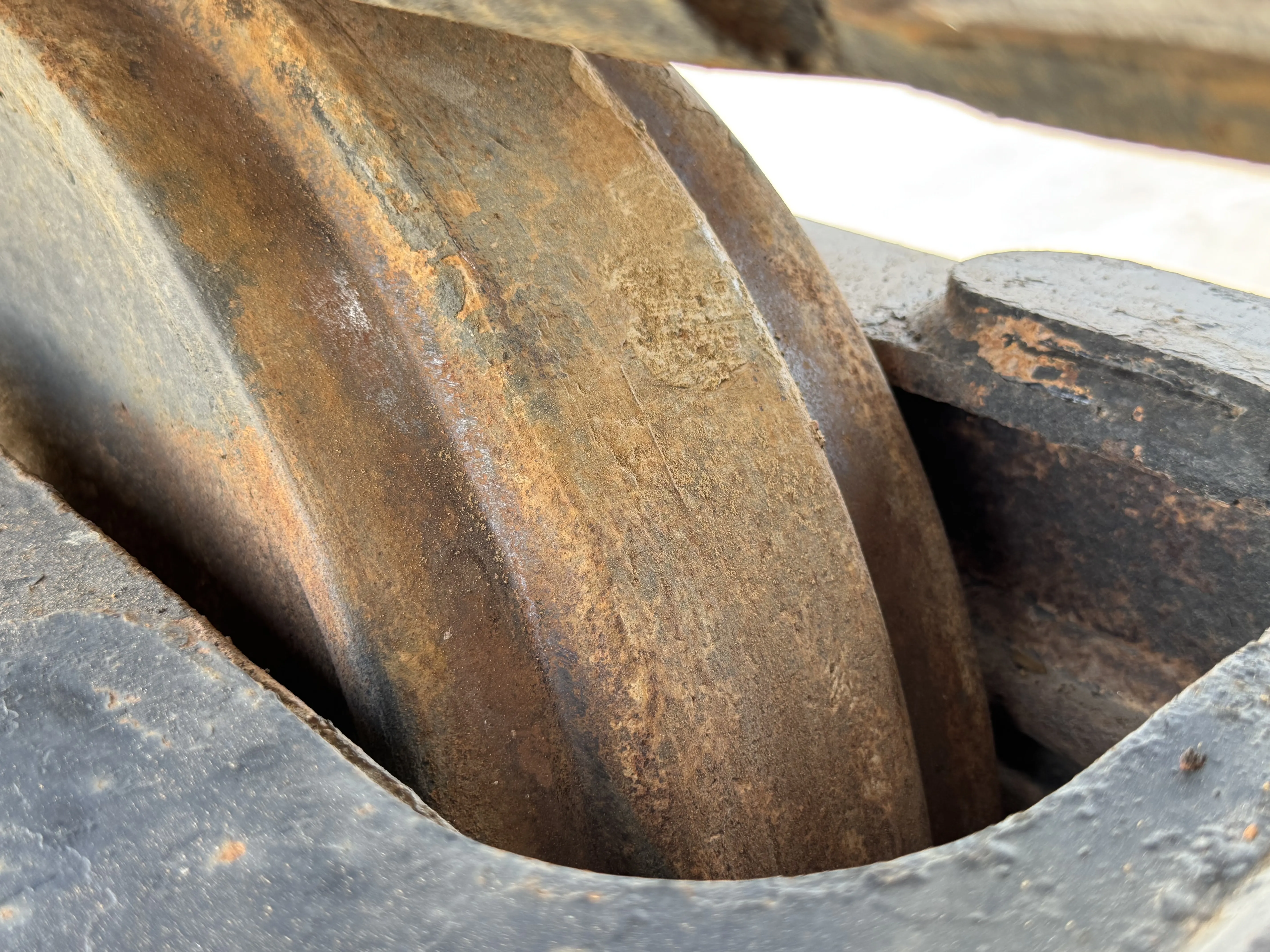 MDX-001-Cat-323D3-medium-excavator-inspection-undercarriage-left-idler-1