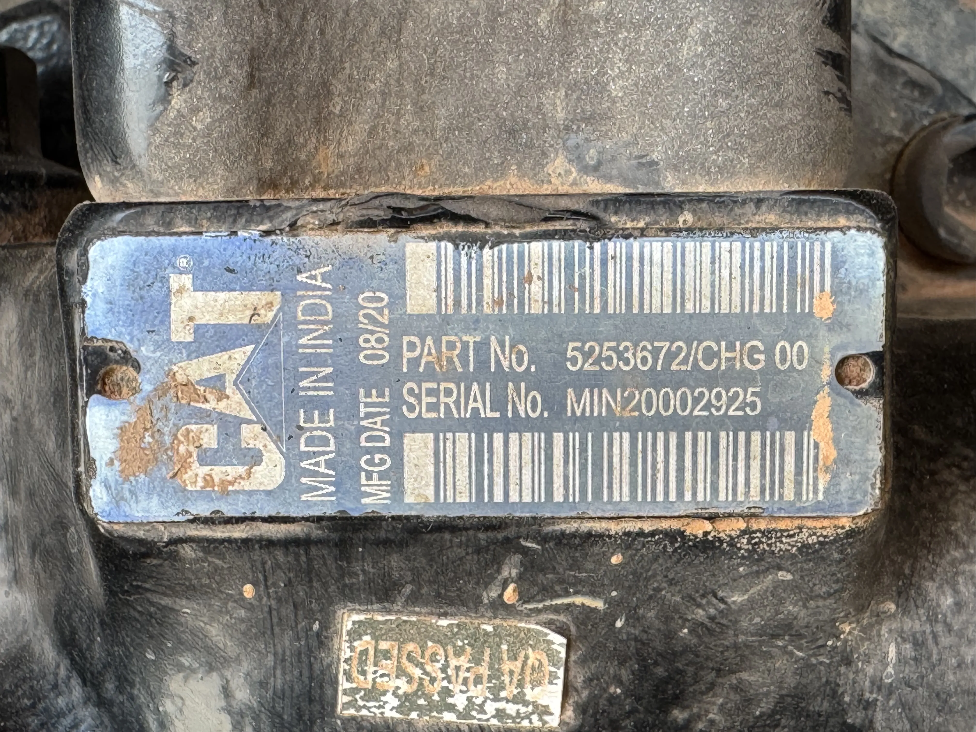 MDX-001-Cat-323D3-medium-excavator-inspection-undercarriage-final-drive-1