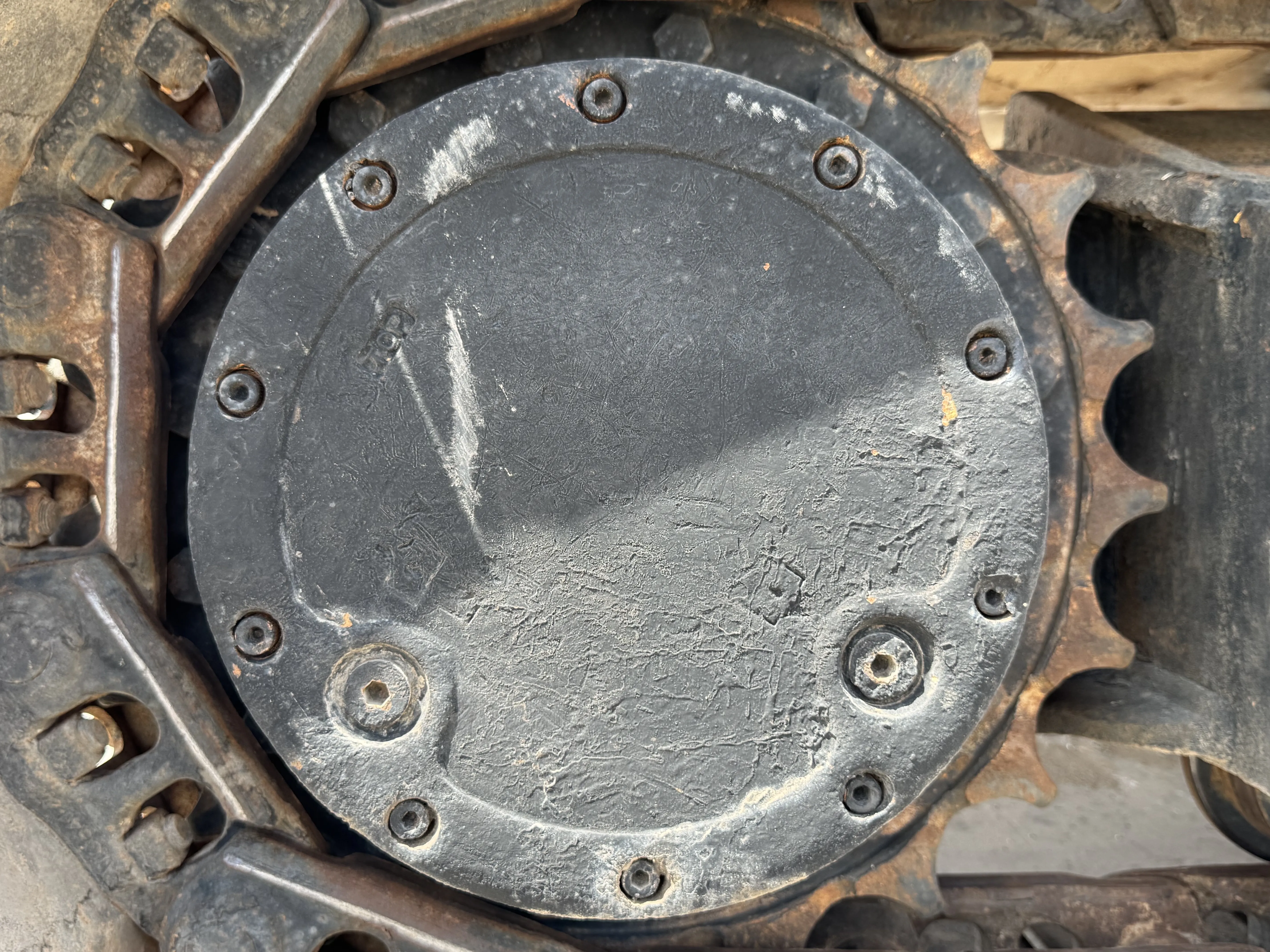 MDX-001-Cat-323D3-medium-excavator-inspection-undercarriage-final-drive-3