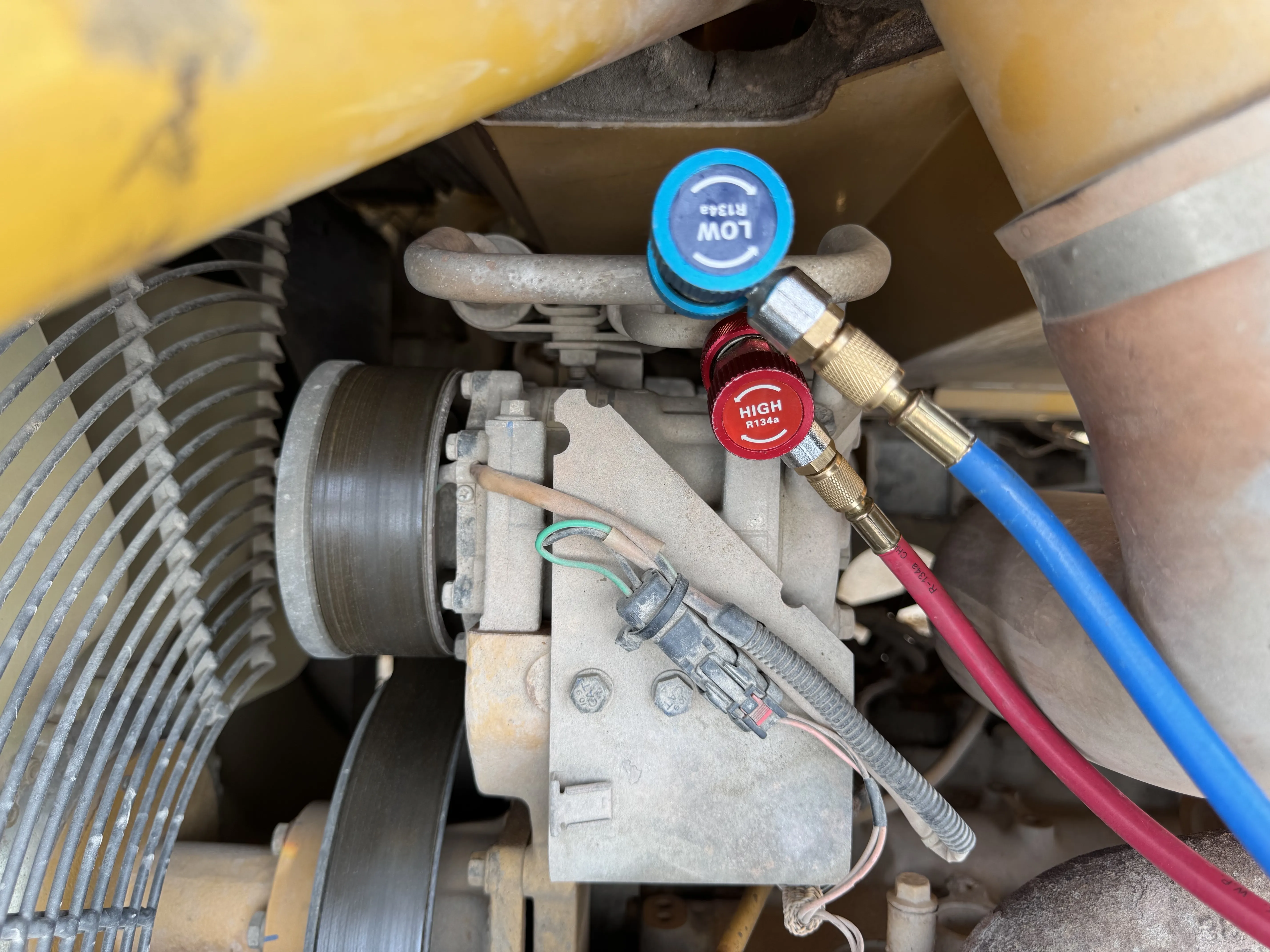 MDX-001-Cat-323D3-medium-excavator-inspection-air-conditioning-AC-compressor-2