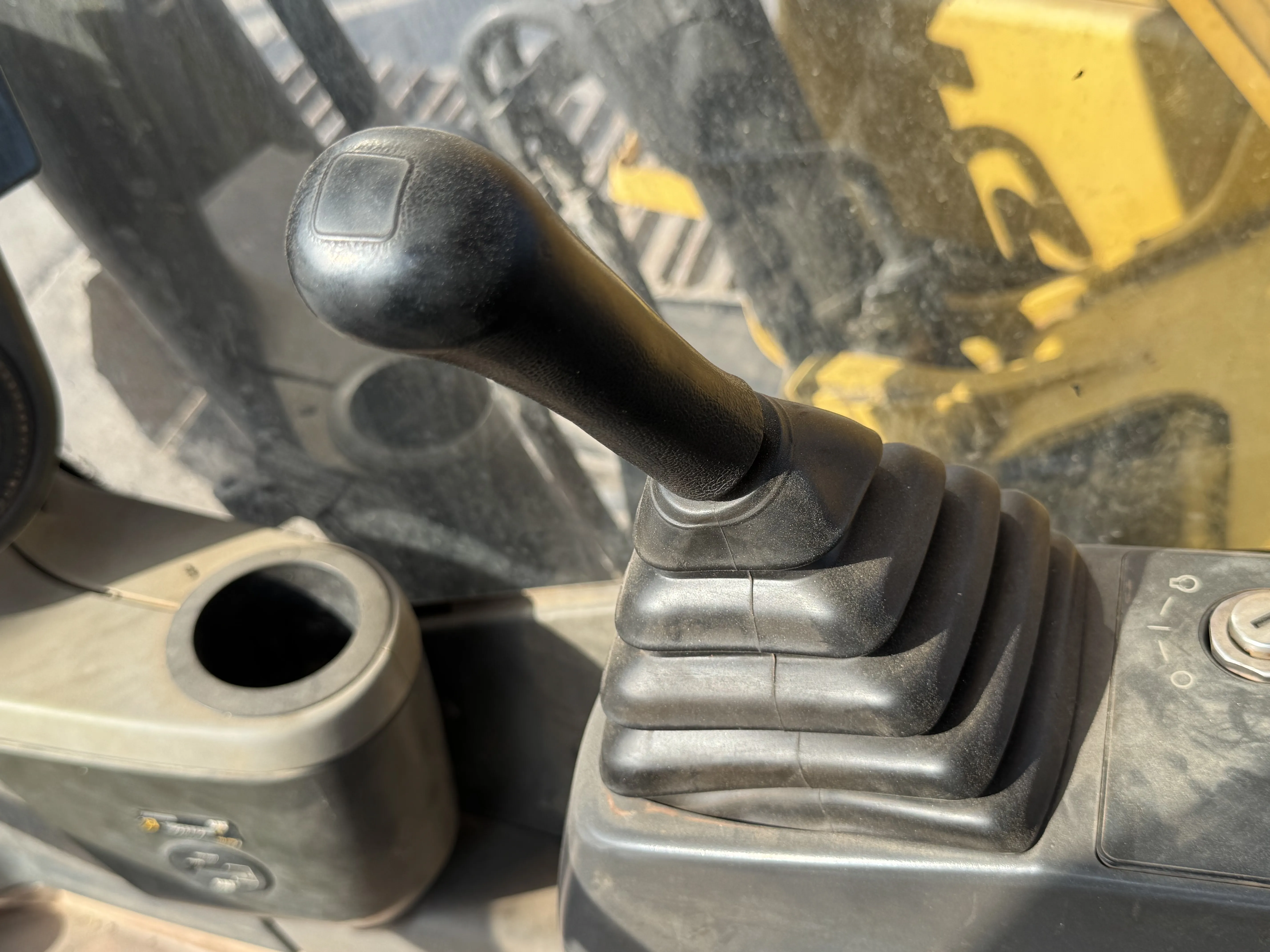 MDX-001-Cat-323D3-medium-excavator-inspection-cabin-joysticks-2