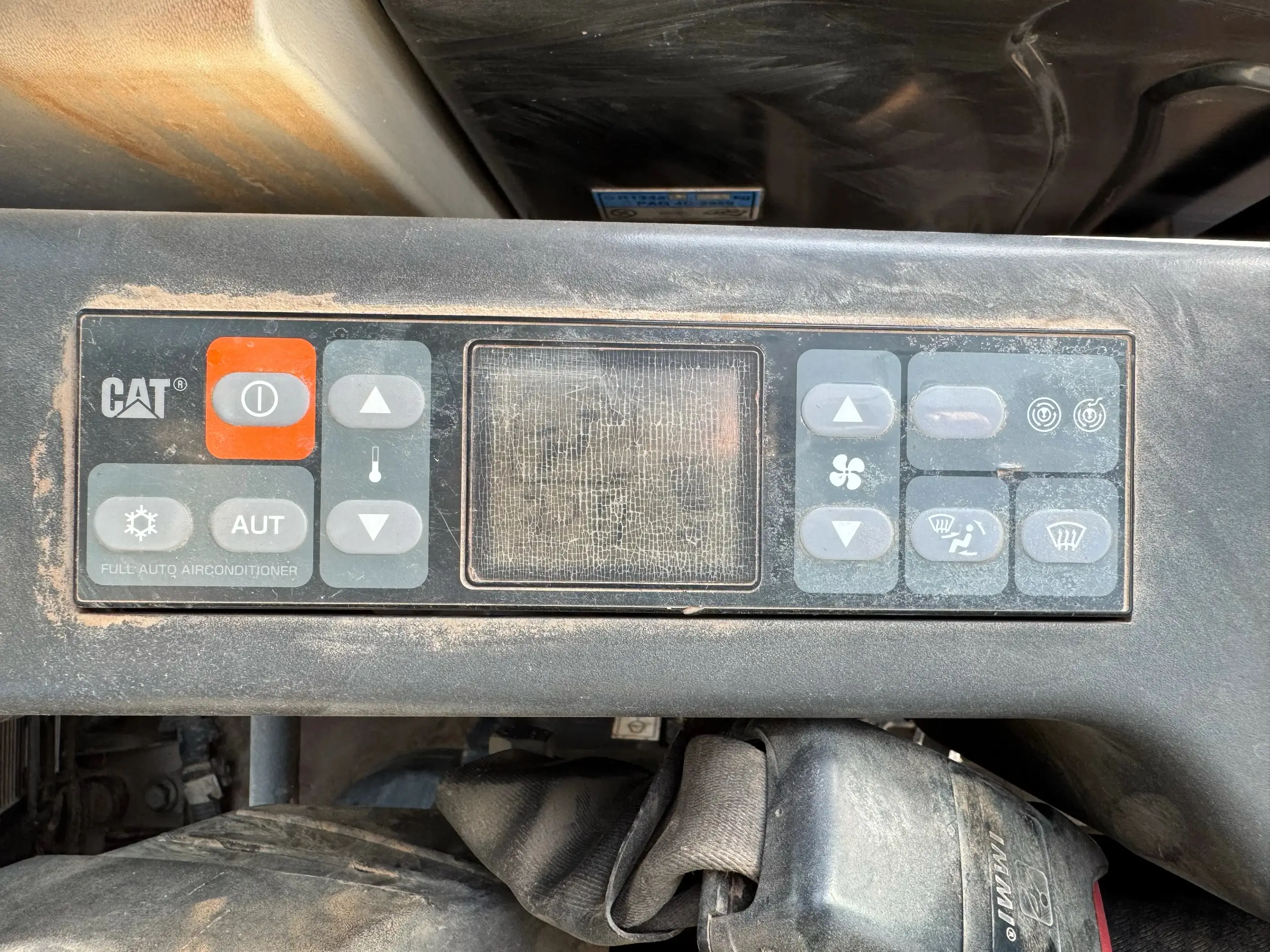MDX-002-Cat-323D3-medium-excavator-inspection-air-conditioning-AC-control-panel-1
