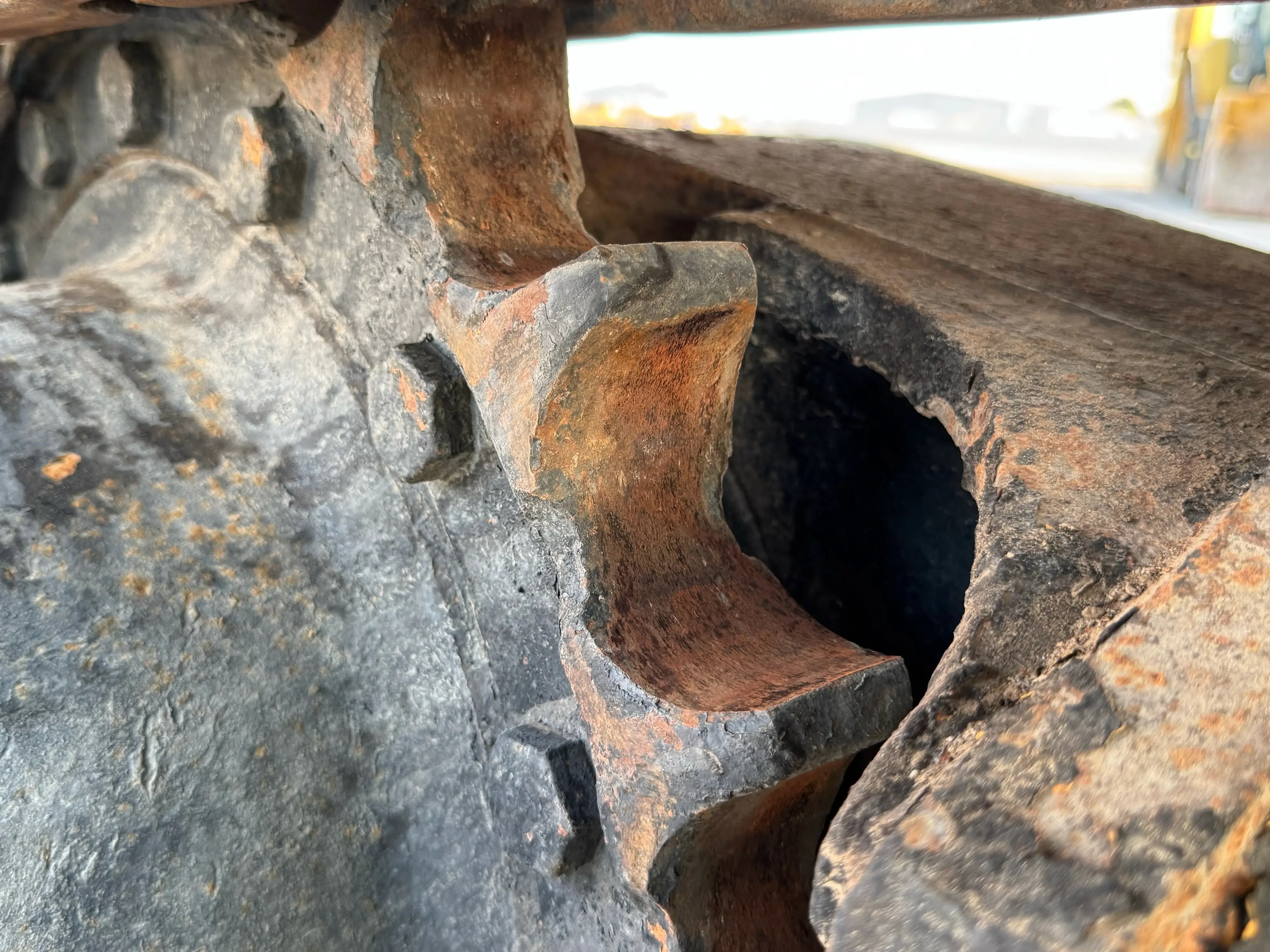 MDX-002-Cat-323D3-medium-excavator-inspection-undercarriage-right-sprocket-2
