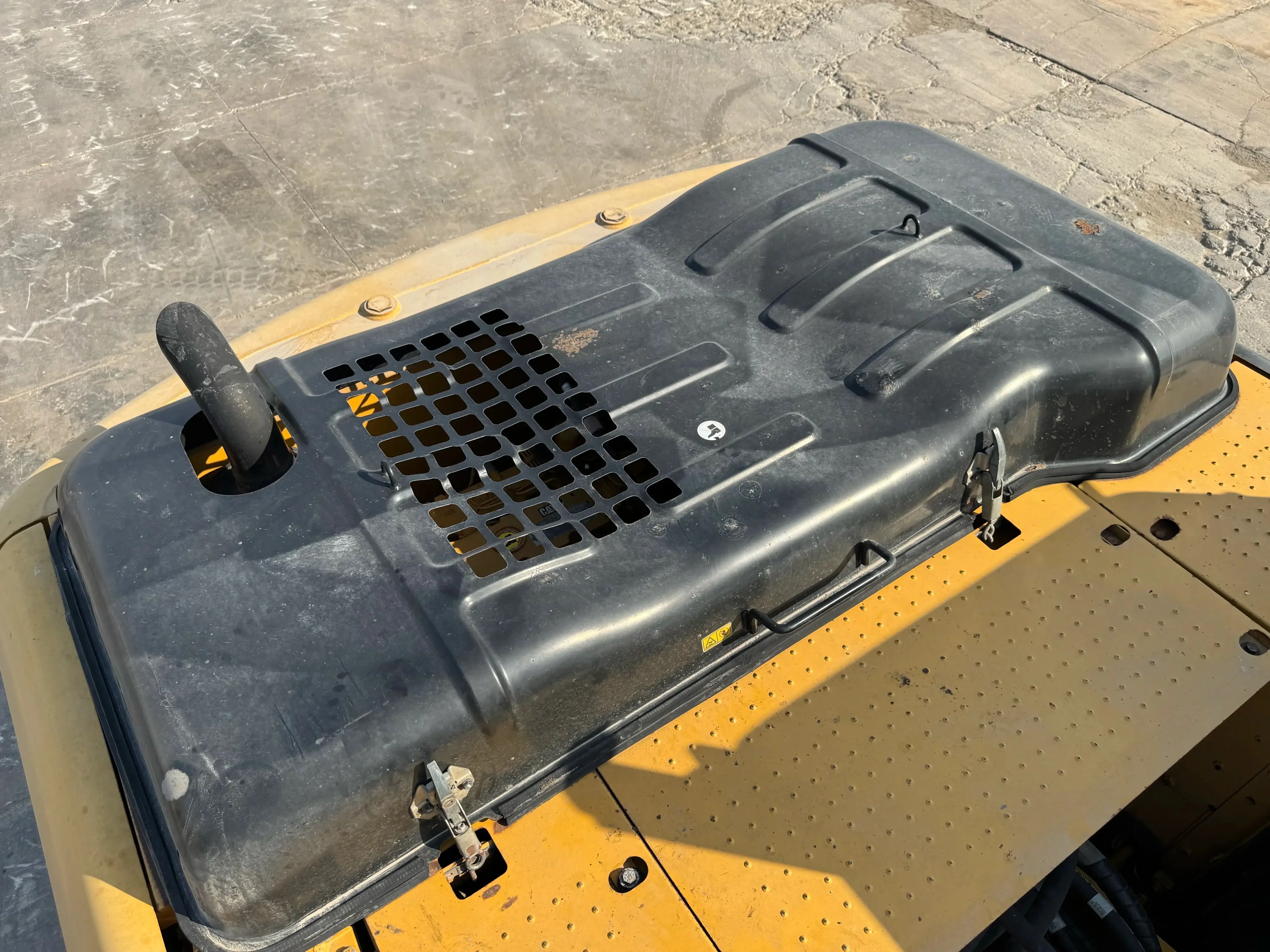 MDX-002-Cat-323D3-medium-excavator-inspection-structure-sheet-metal-fiberglass-3