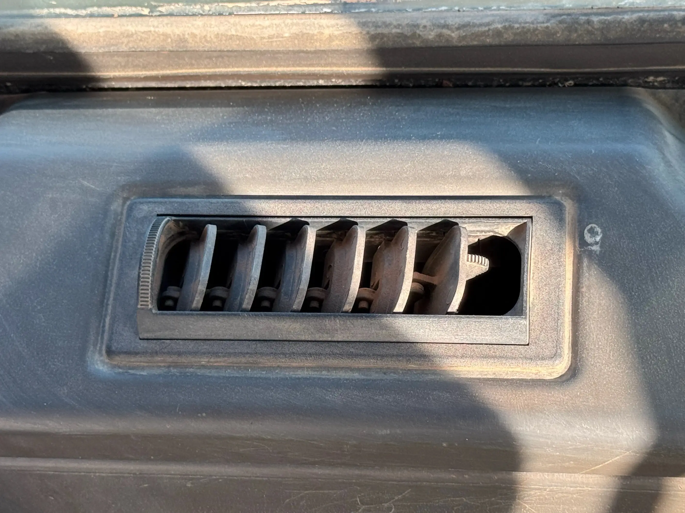 MDX-002-Cat-323D3-medium-excavator-inspection-air-conditioning-vents-and-air-flow-3