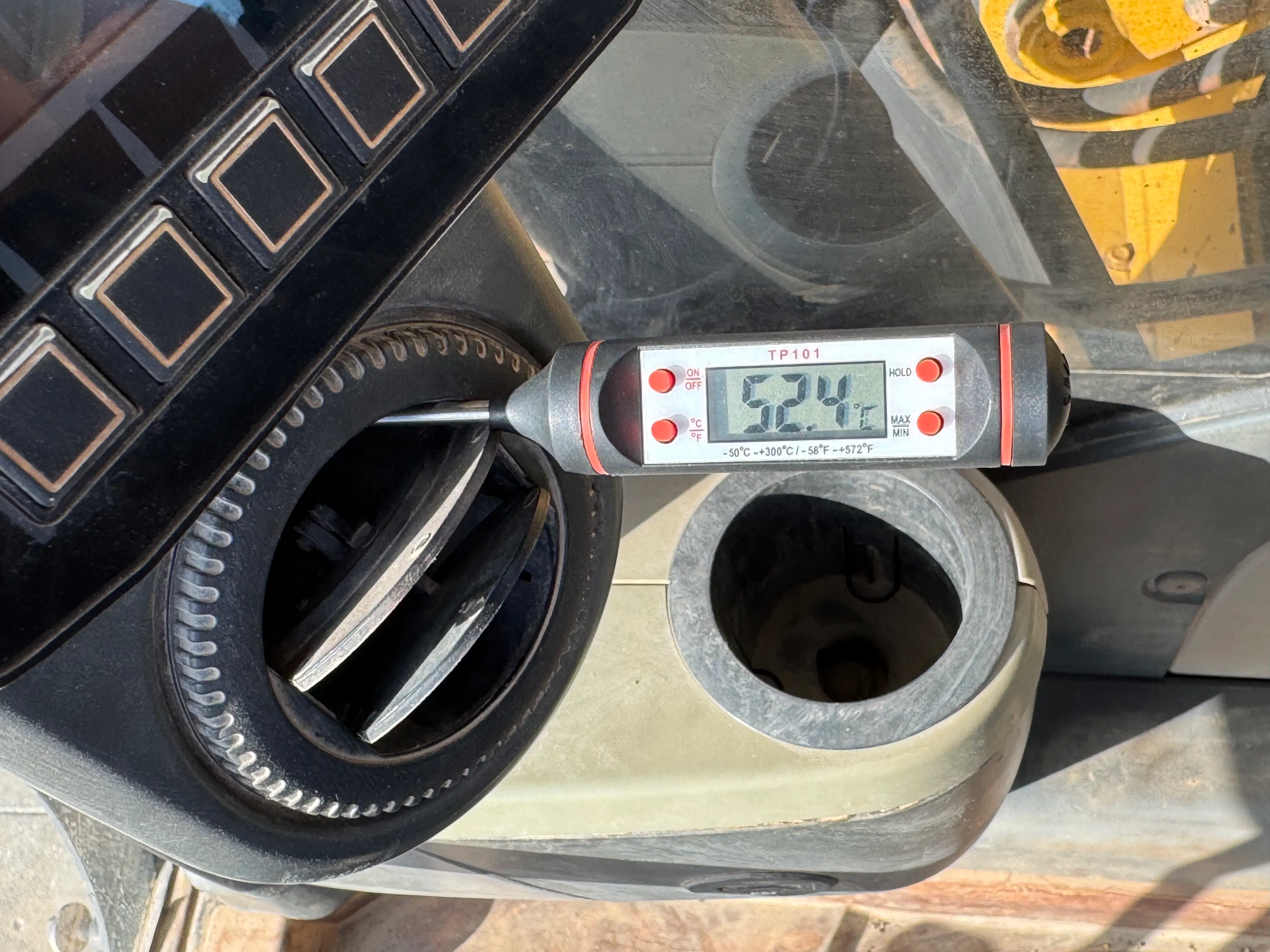 MDX-002-Cat-323D3-medium-excavator-inspection-air-conditioning-heating-system-1