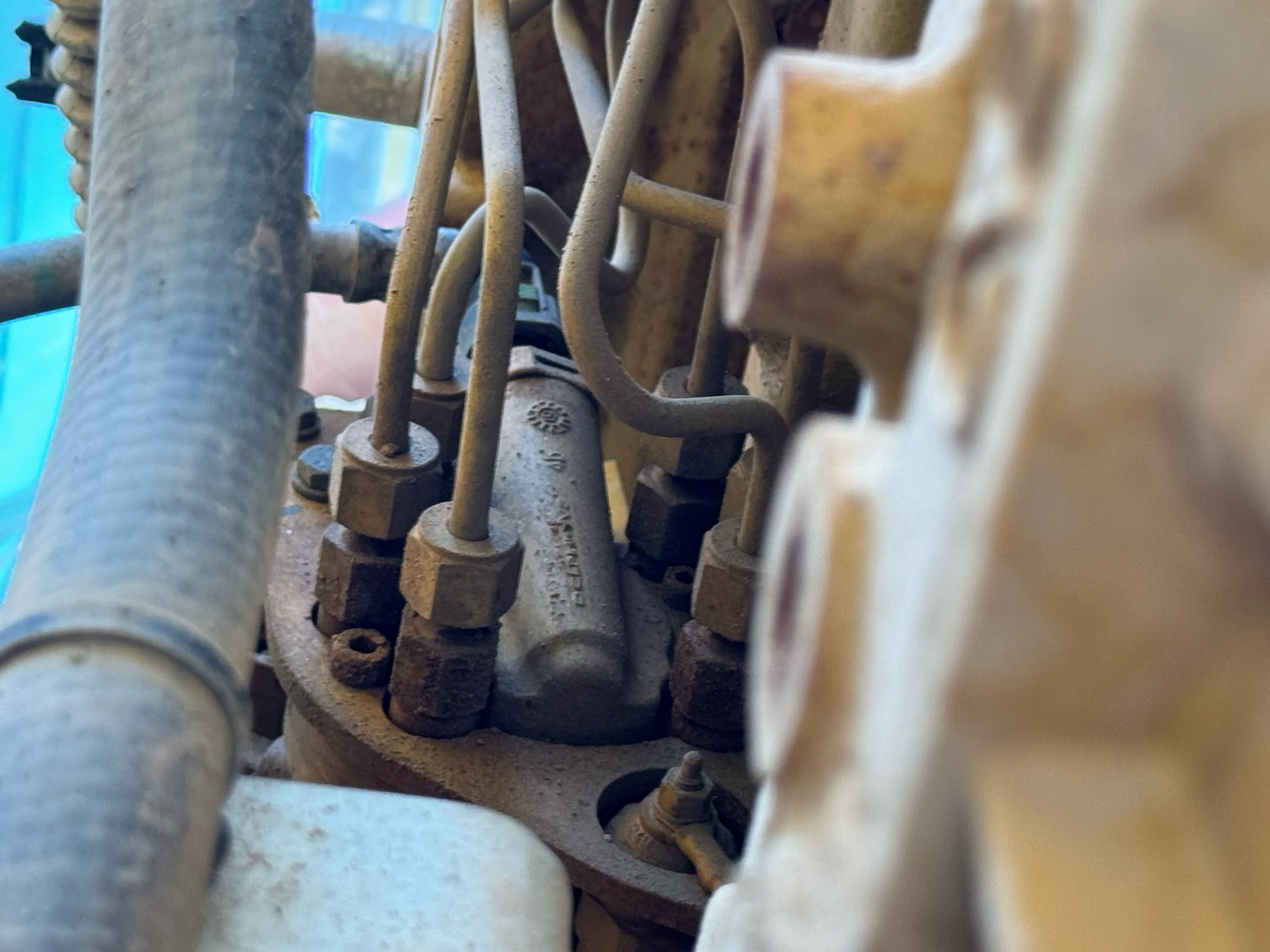 MDX-002-Cat-323D3-medium-excavator-inspection-engine-fuel-leaks-4