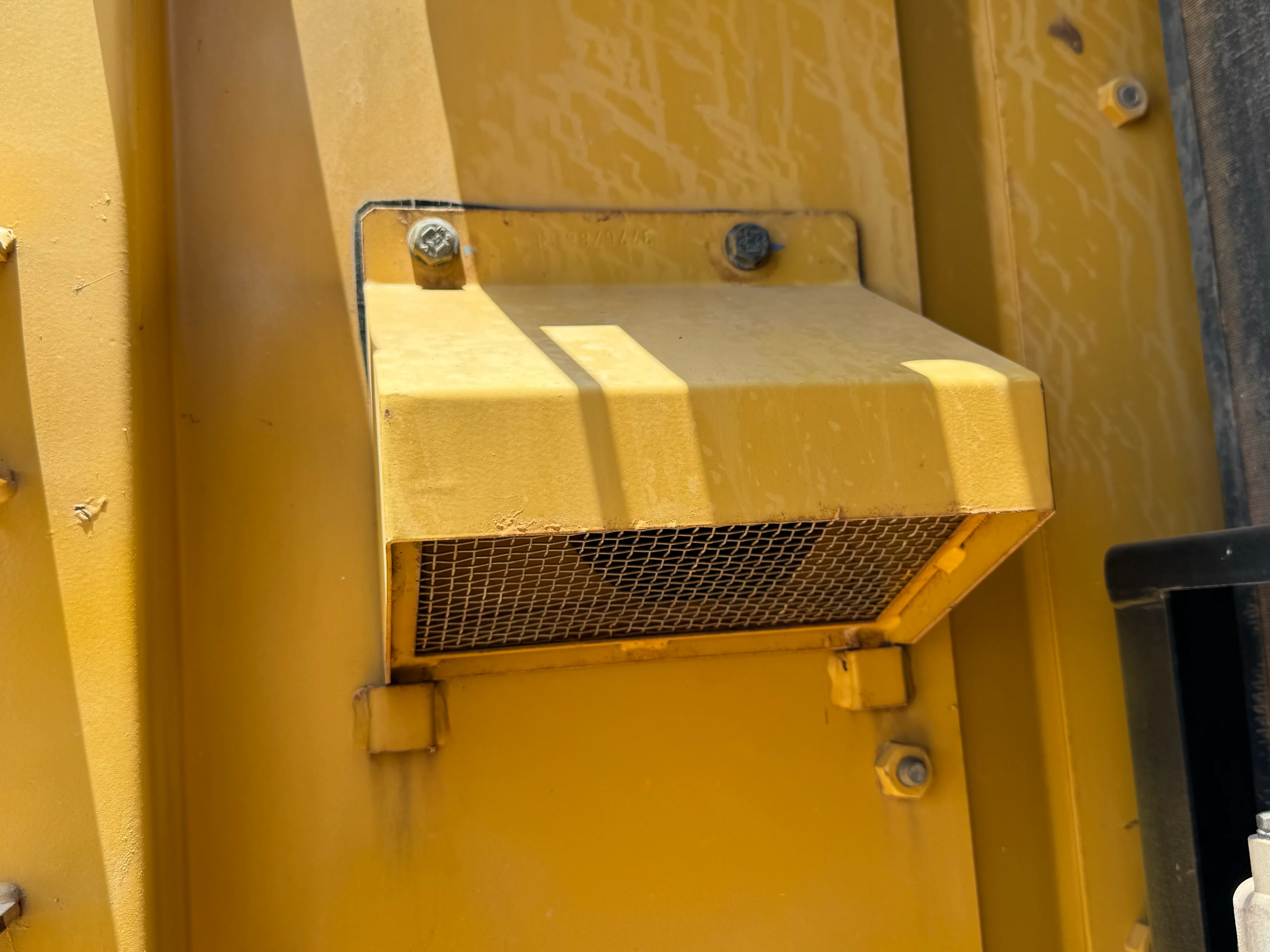 MDX-002-Cat-323D3-medium-excavator-inspection-engine-air-intake-system-3