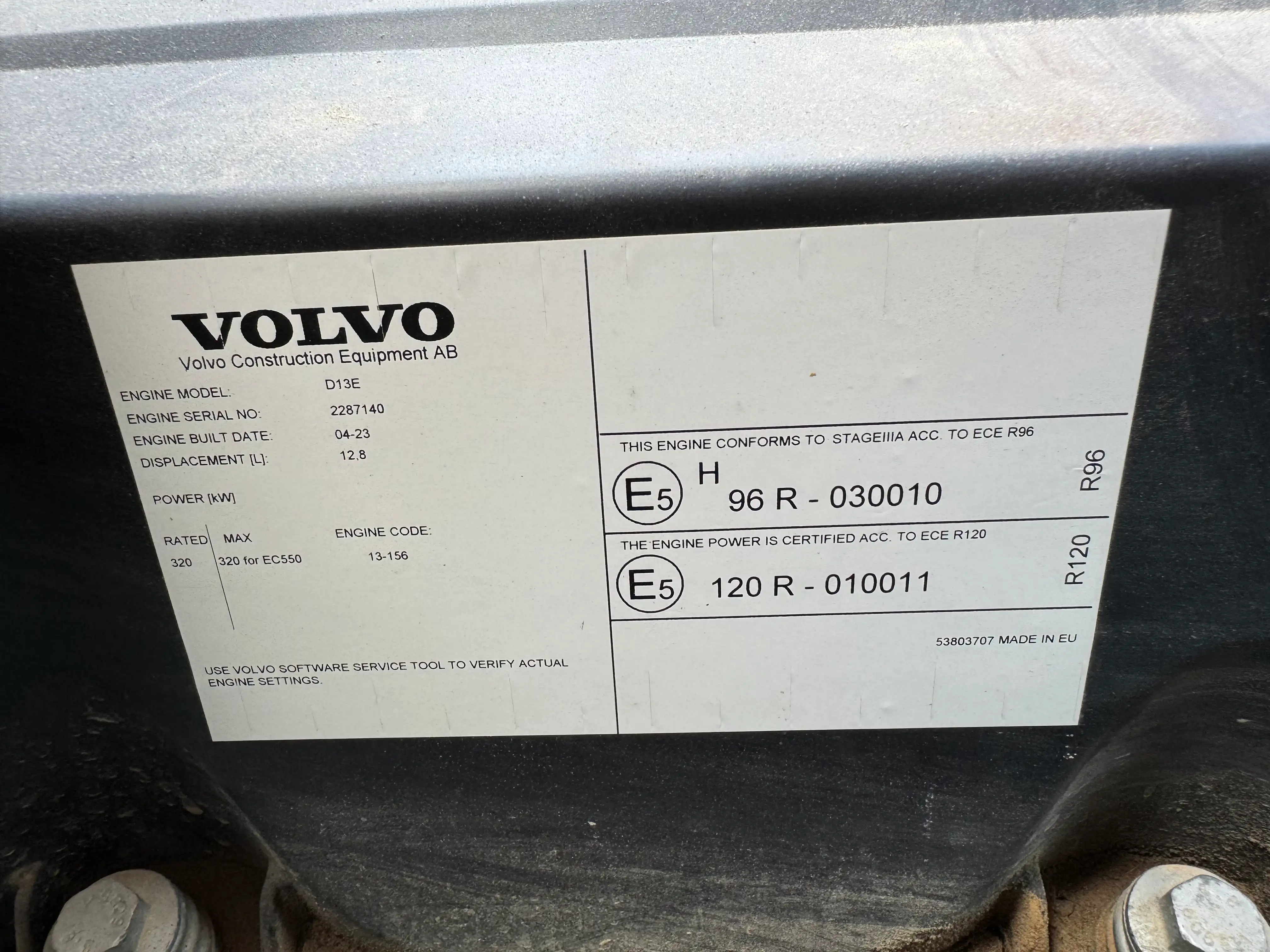 LEX-001-Volvo-EC550EL-large-excavator-inspection-general-emissions-label