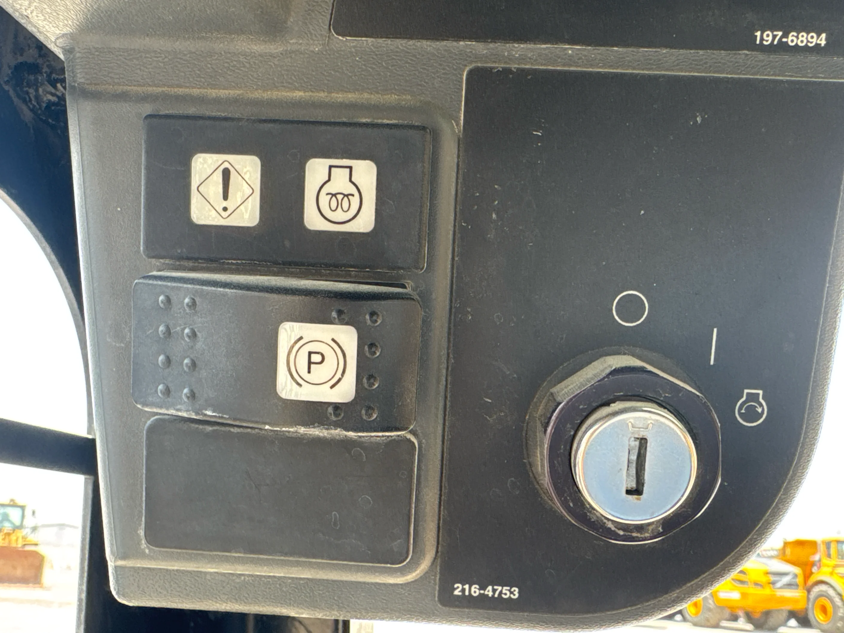 SSL-003-Cat-226B3-skid-steer-loader-inspection-cabin-electronic-instrument-board-1