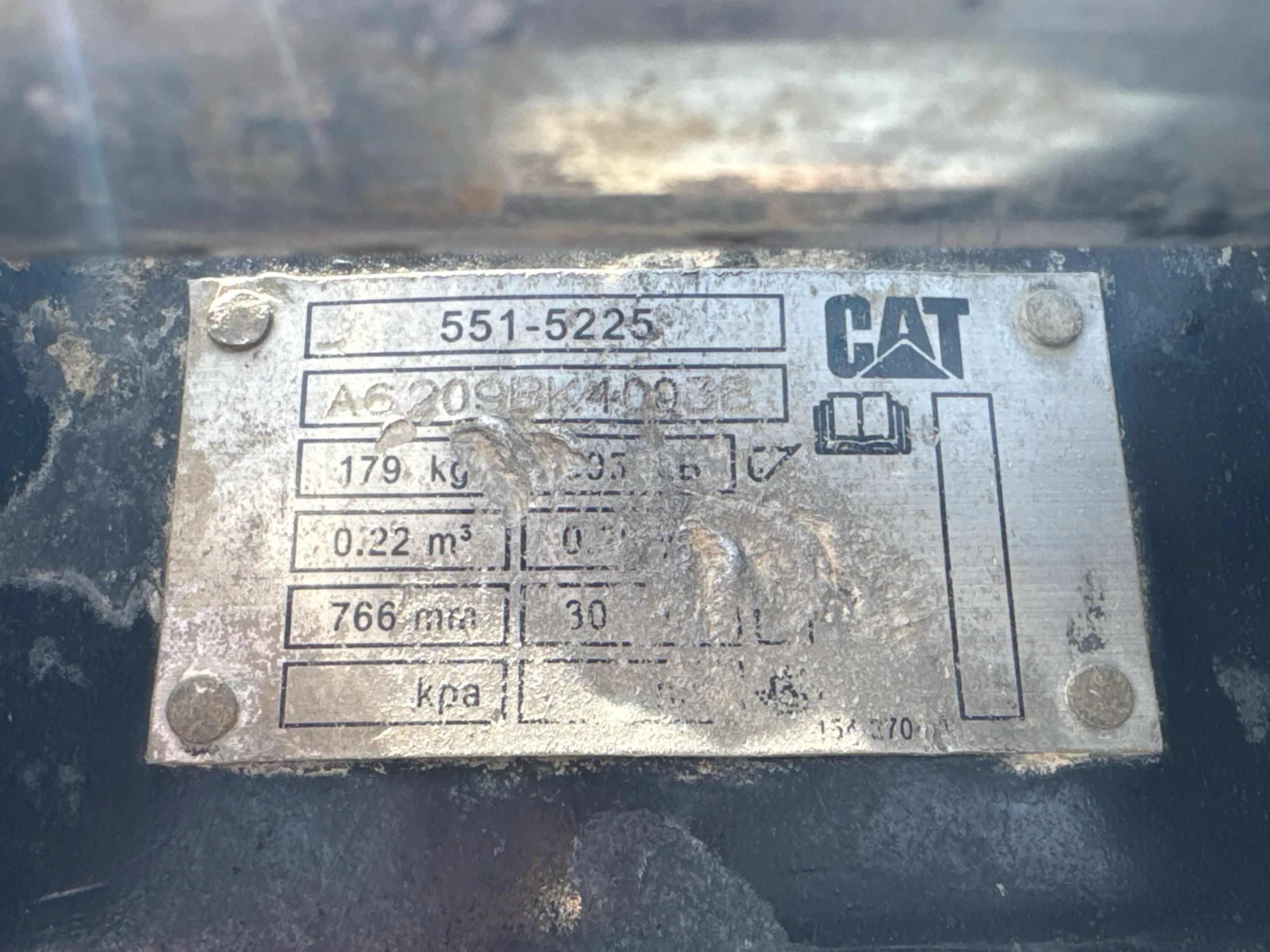 MNX-003-Cat-305.5E2-mini-excavator-inspection-attachment-excavator-bucket-4