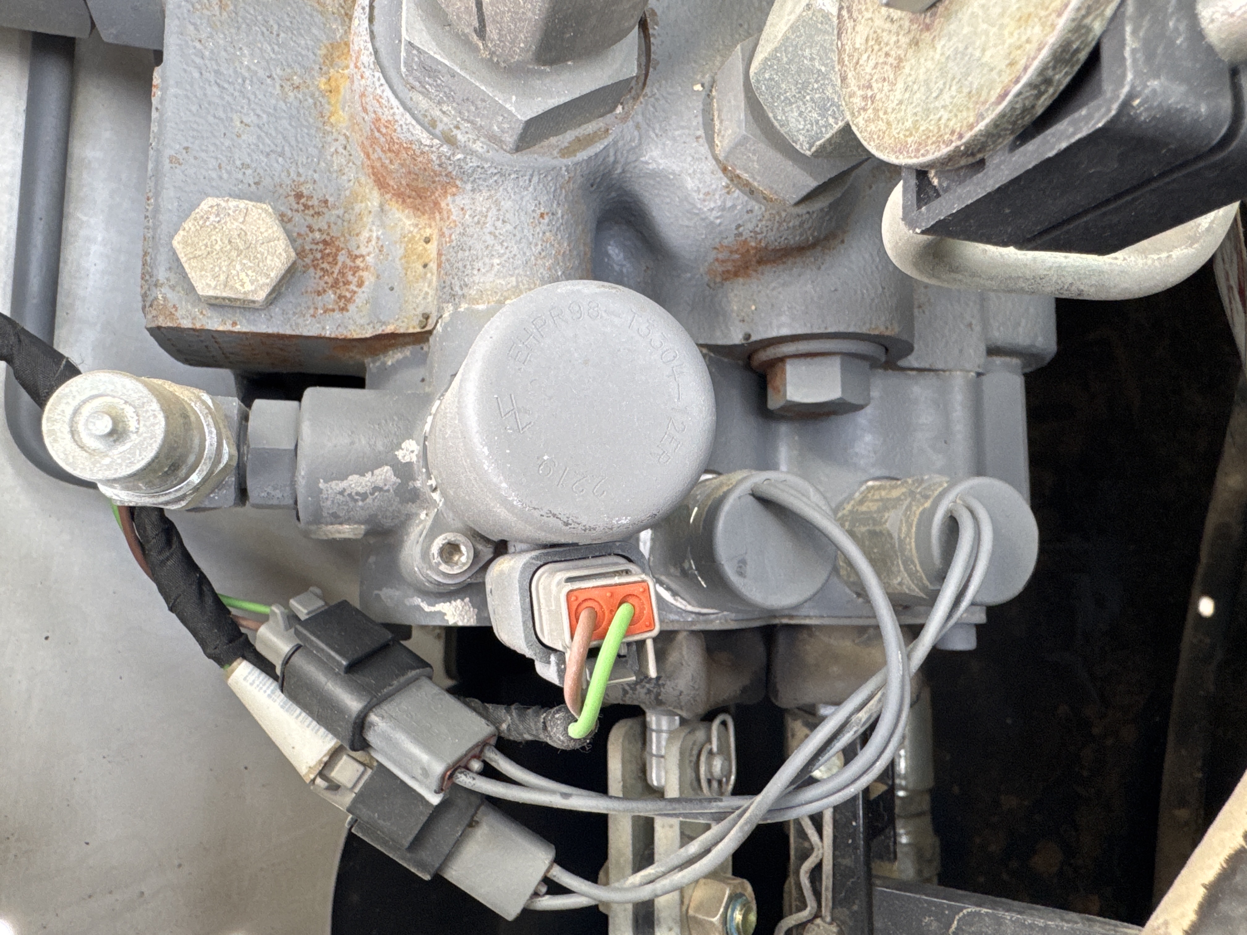 SSL-008-Bobcat-S510-skid-steer-loader-inspection-hydraulics-wiring-harness-1