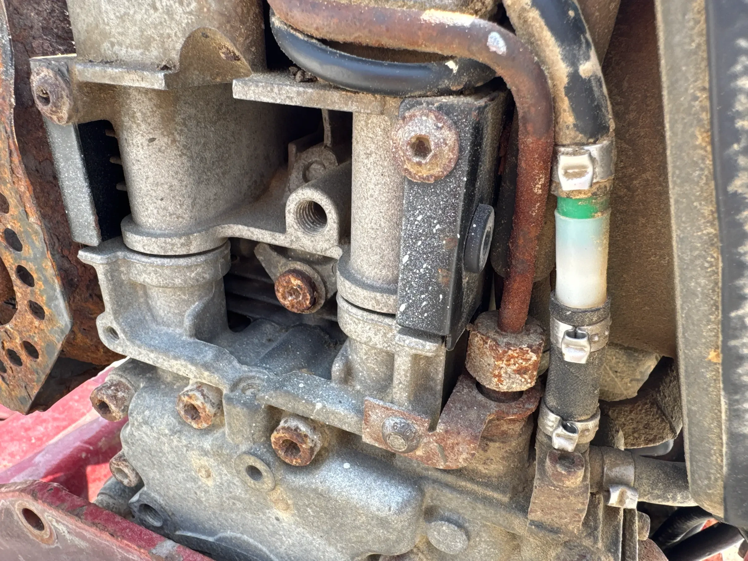 Dynapac-DFP10D-plate-compactor-engine-housing