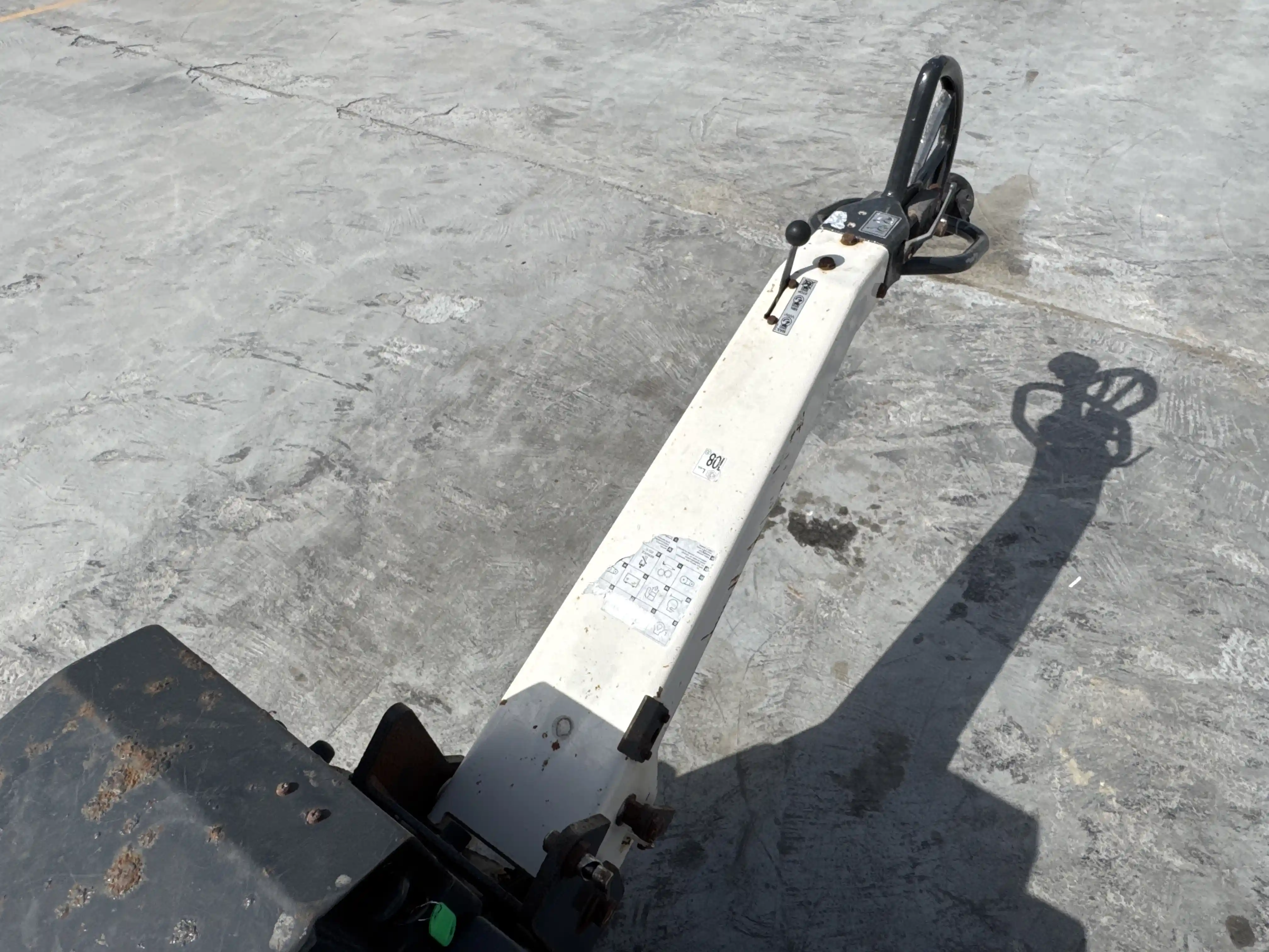 Dynapac-DTR75-walk-behind-compactor-roller-handle