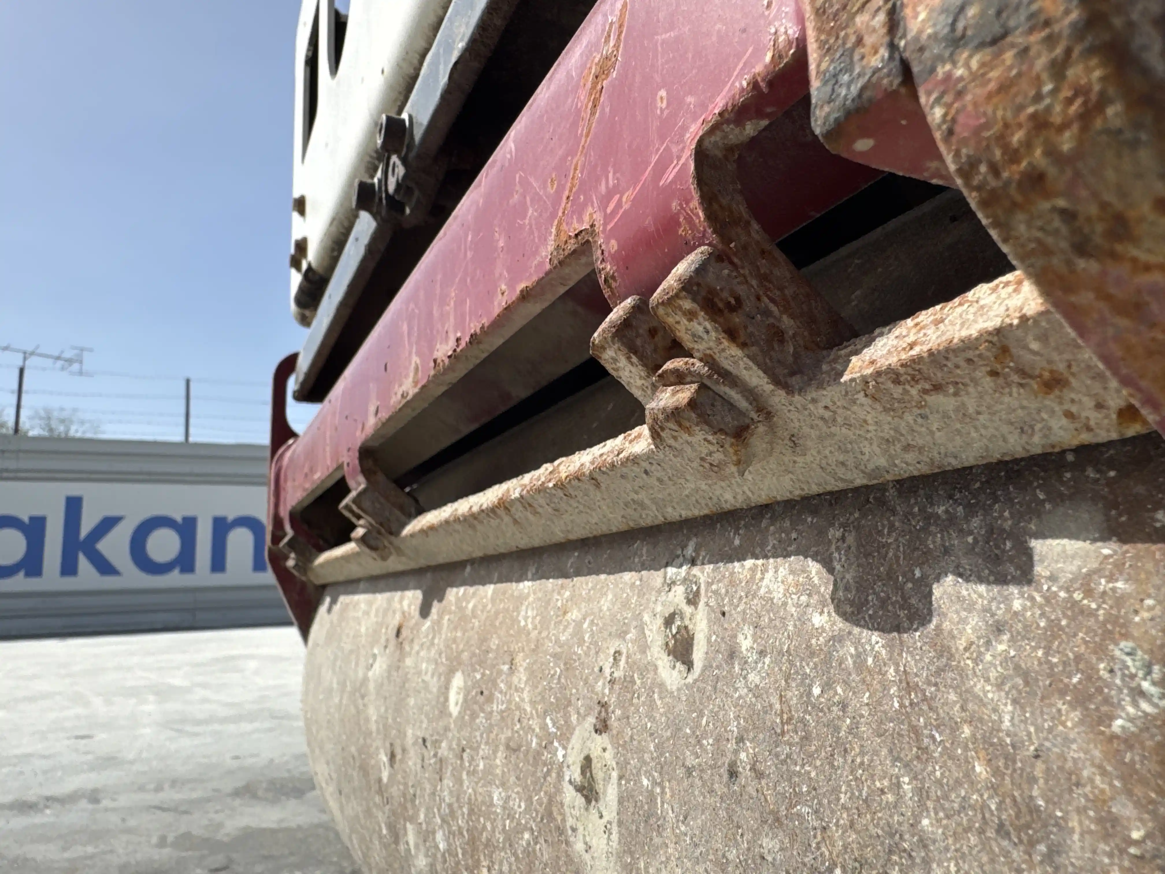 Dynapac-DTR75-walk-behind-compactor-roller-drum-scrapers