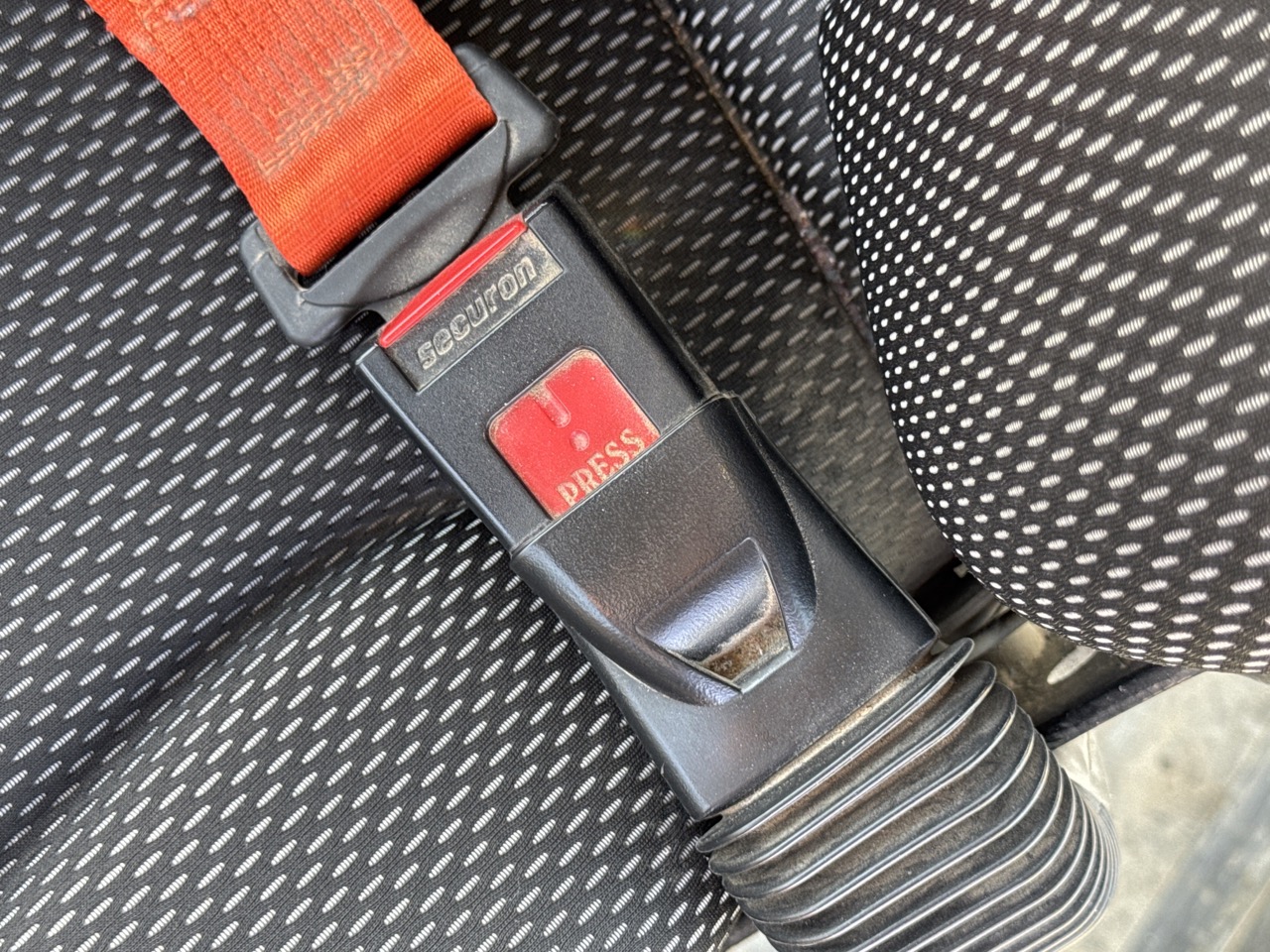 BHL-002- Cat-428-backhoe-loader-inspection-safety-seat-belt-2