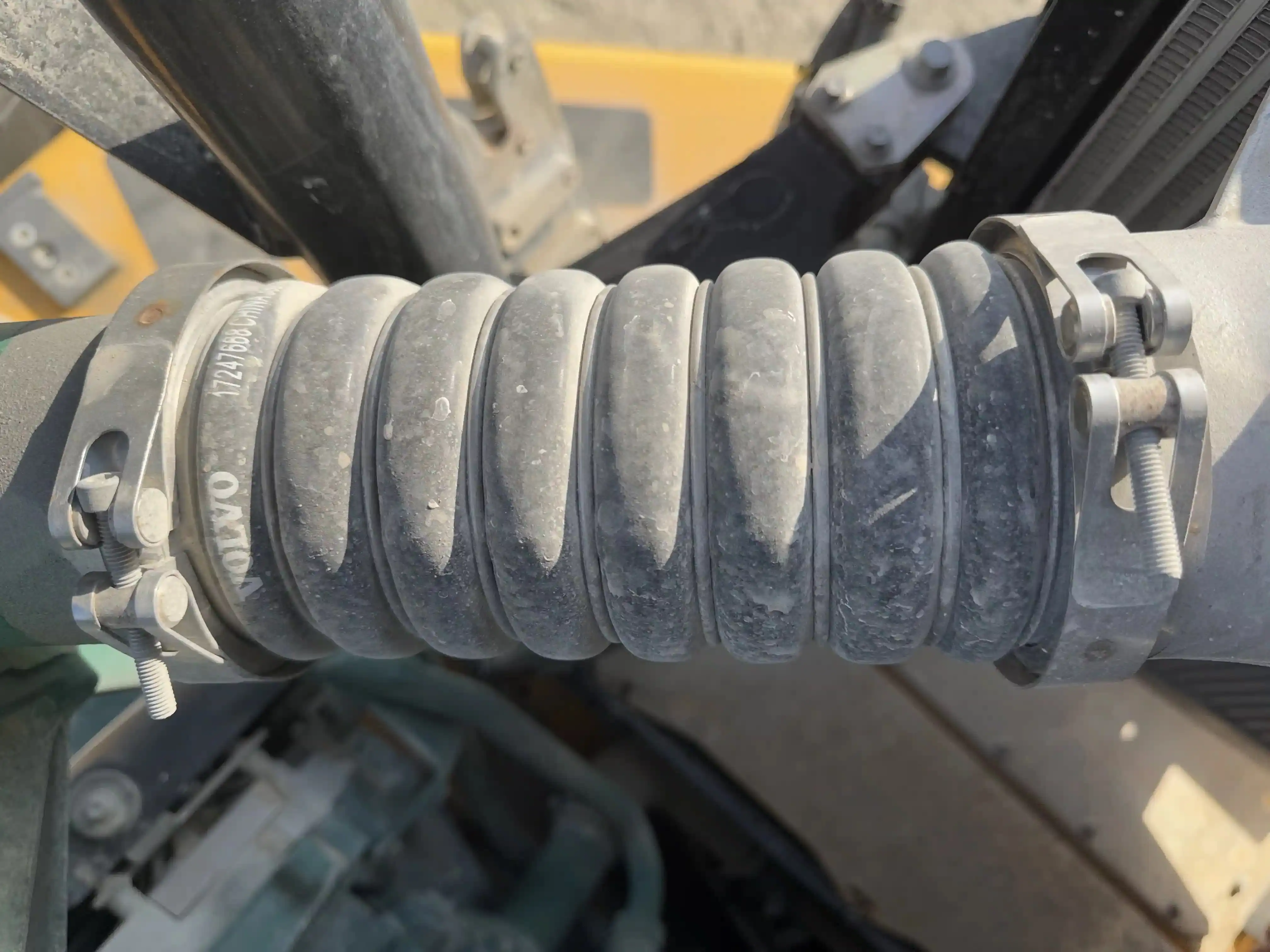 ADT-002-Volvo-A40G-articulated-dump-truck-inspection-engine-hoses-2