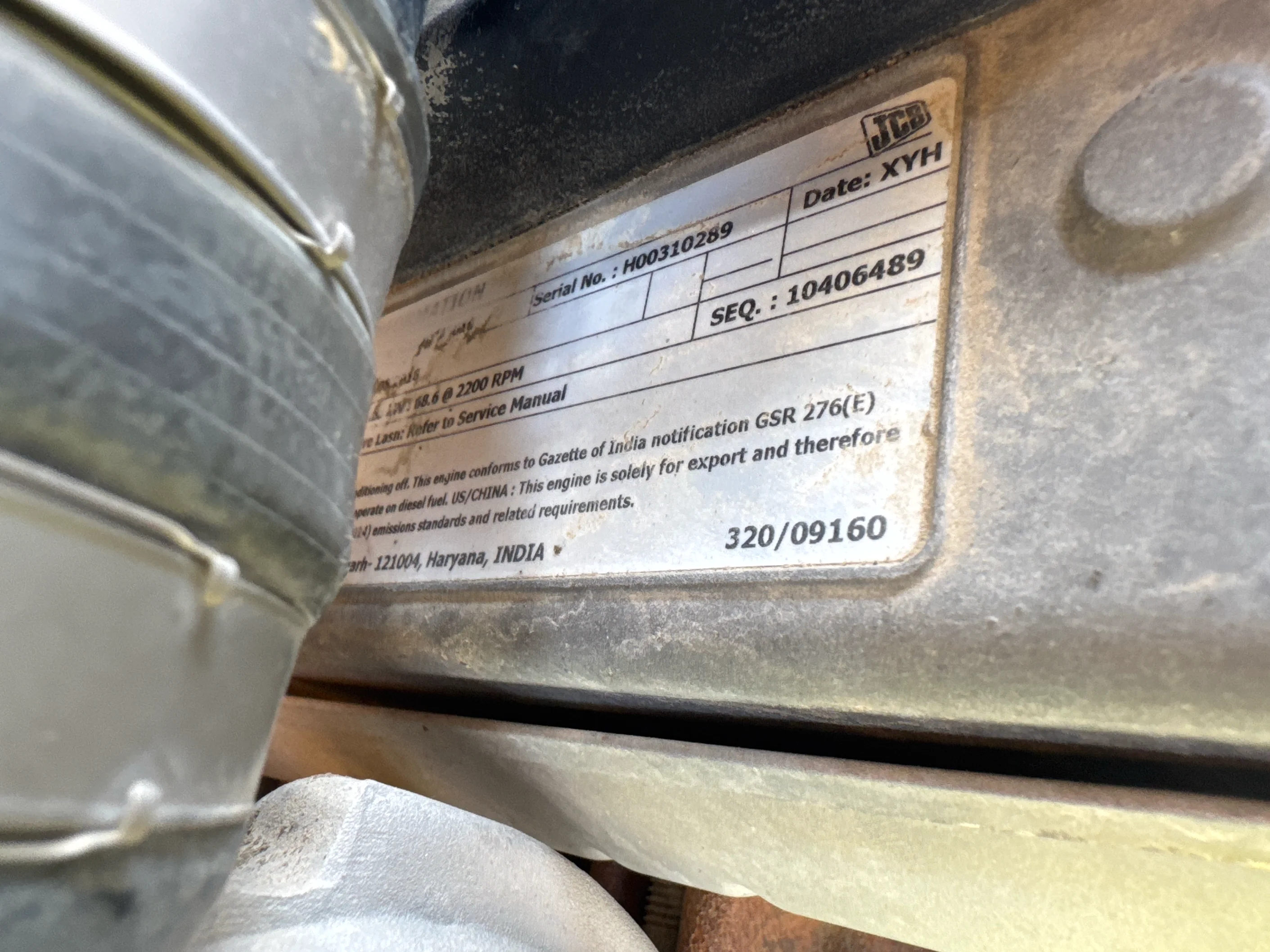 BHL-004-JCB-3DX-Plus-backhoe-loader-inspection-emissions-label