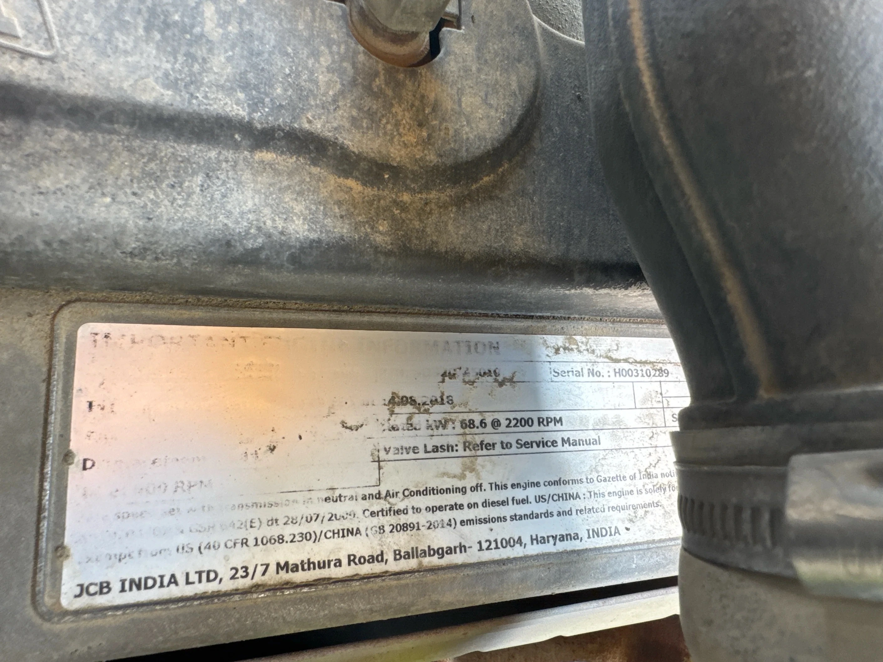 BHL-004-JCB-3DX-Plus-backhoe-loader-inspection-emissions-label