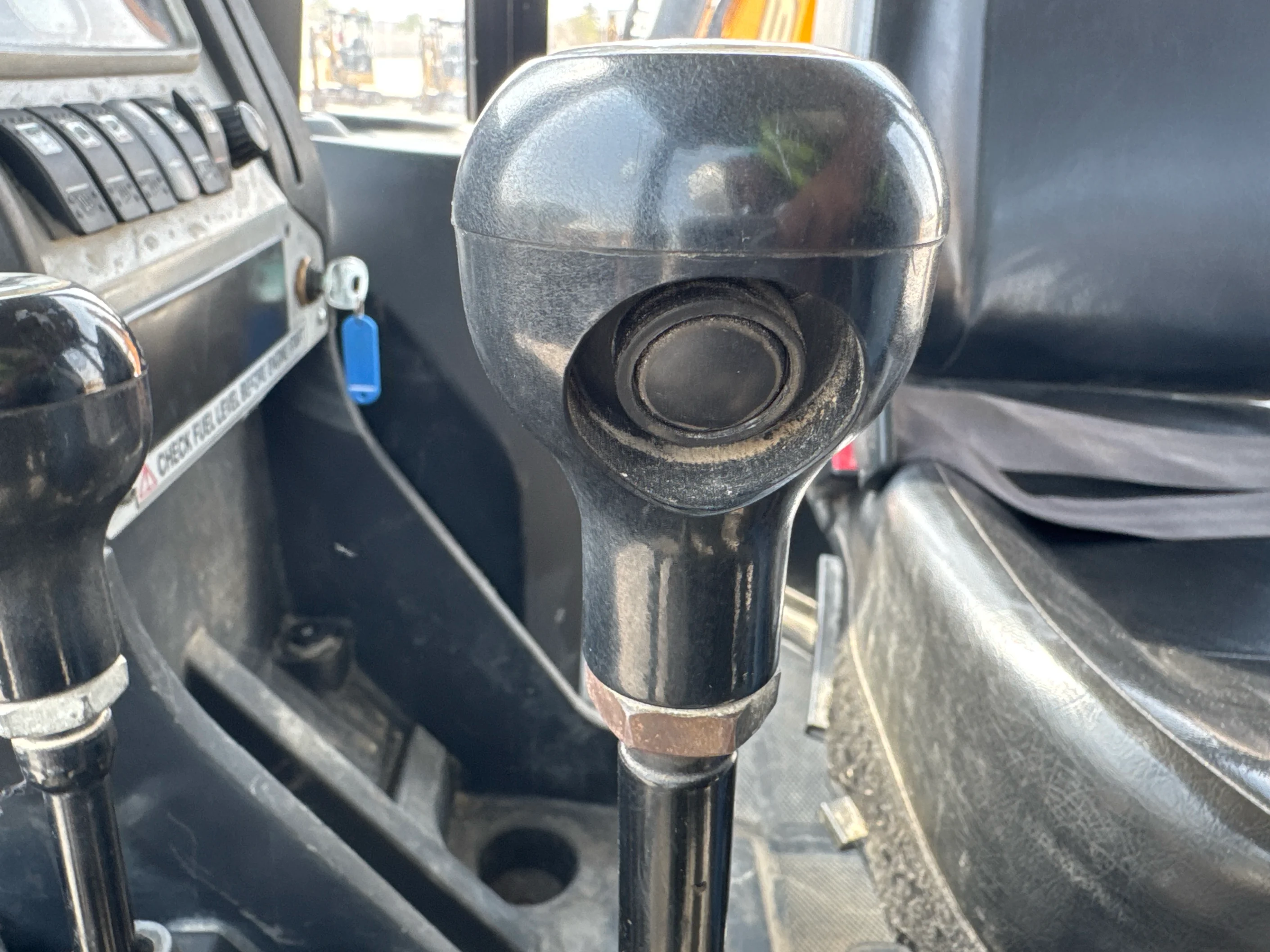 BHL-004-JCB-3DX-Plus-backhoe-loader-inspection-cabin-joysticks
