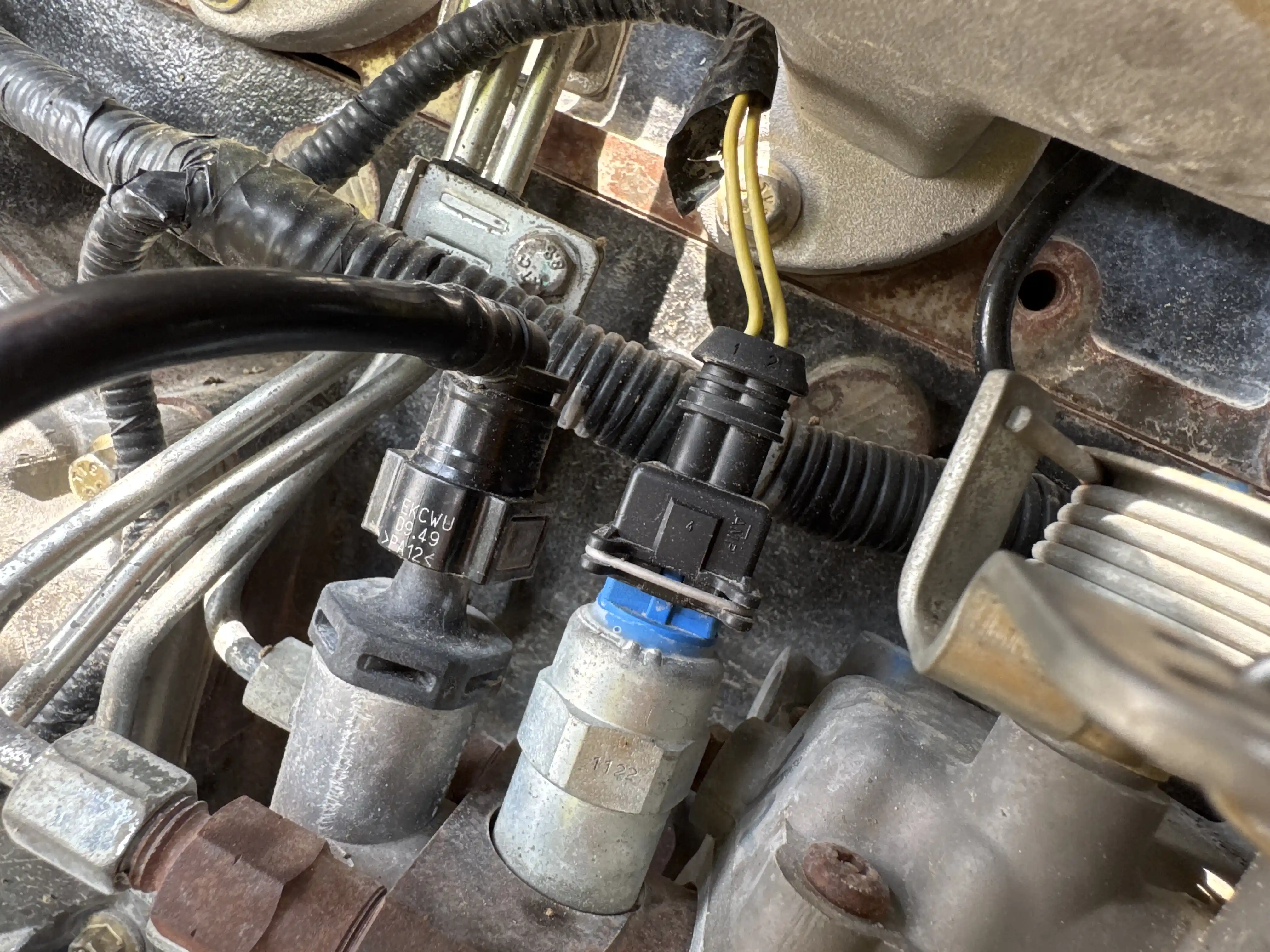 BHL-004-JCB-3DX-Plus-backhoe-loader-inspection-electronic-main-harness