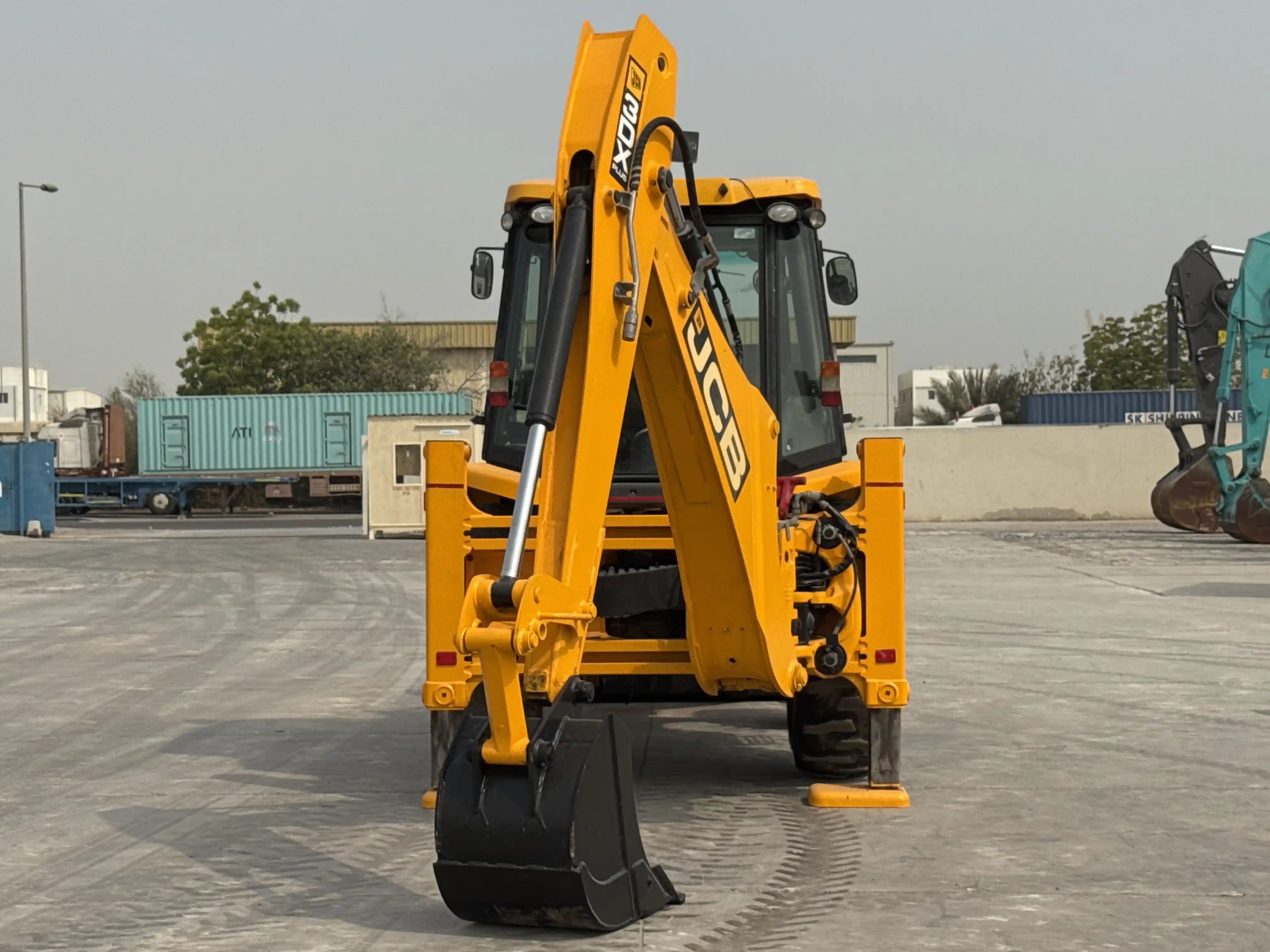 BHL-004-JCB-3DX-Plus-backhoe-loader-inspection-structure-paint