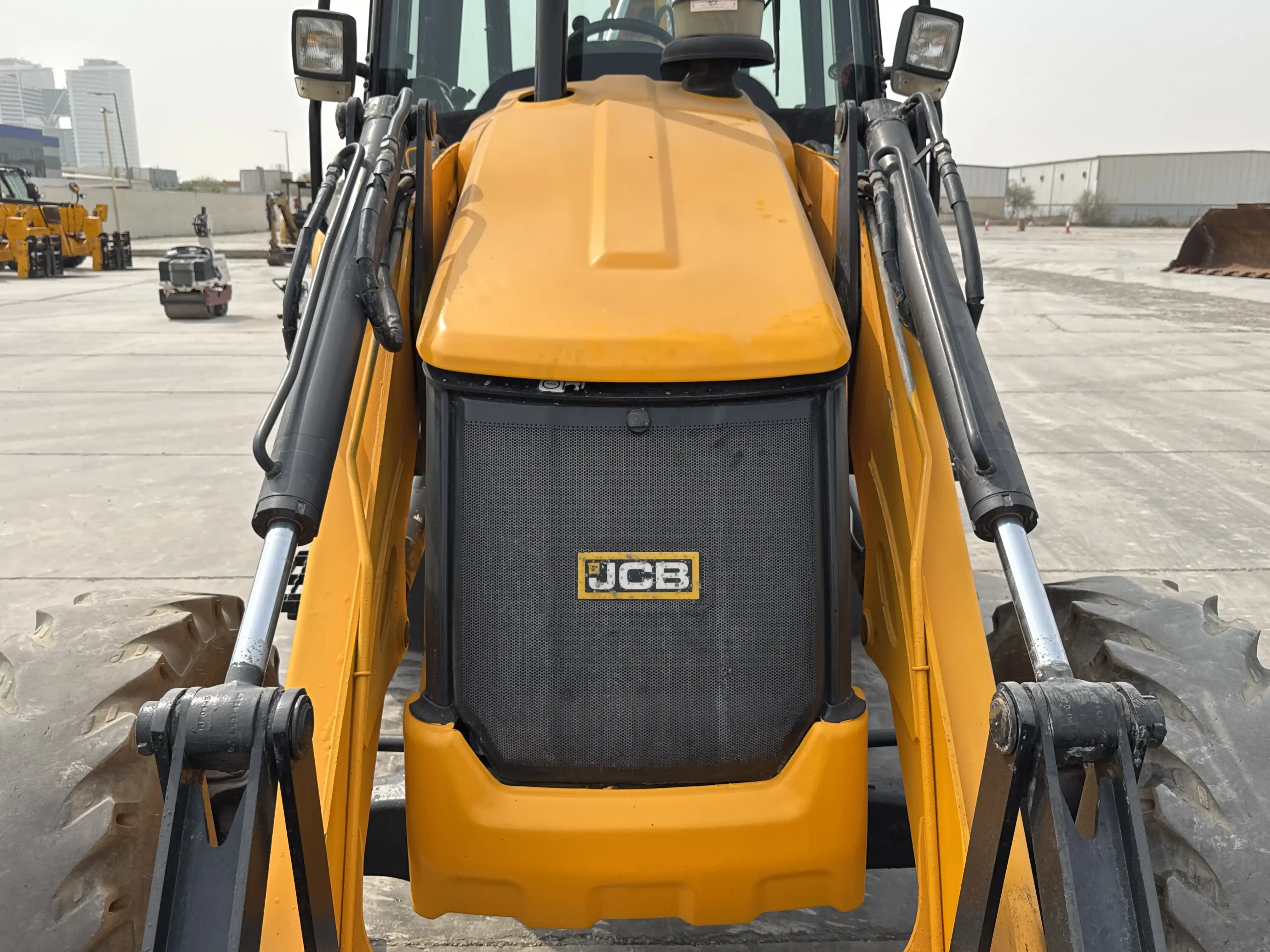 BHL-004-JCB-3DX-Plus-backhoe-loader-inspection-structure-sheet-metal-fiberglass