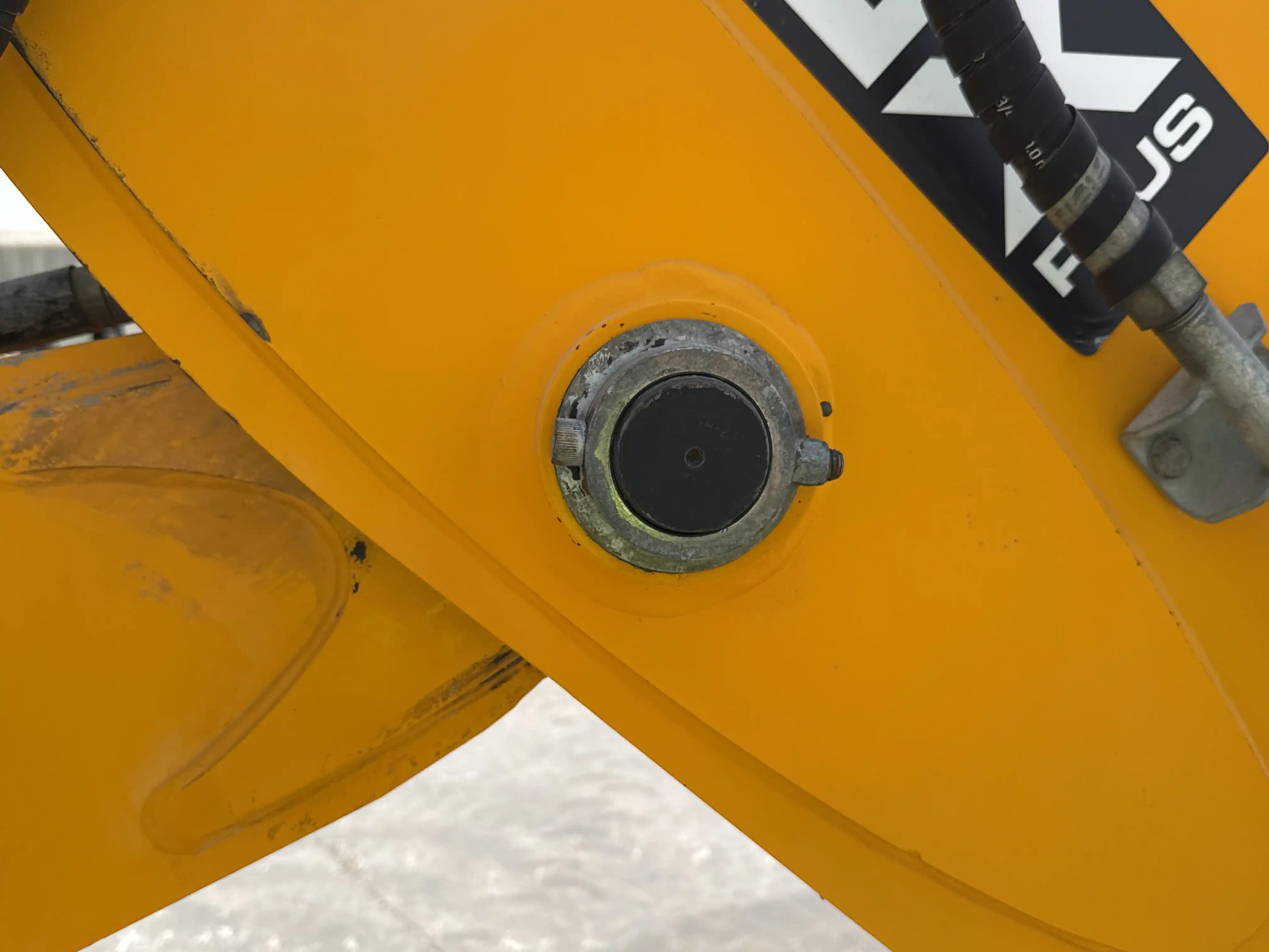 BHL-004-JCB-3DX-Plus-backhoe-loader-inspection-chassis-pin-and-bushings-boom-to-stick