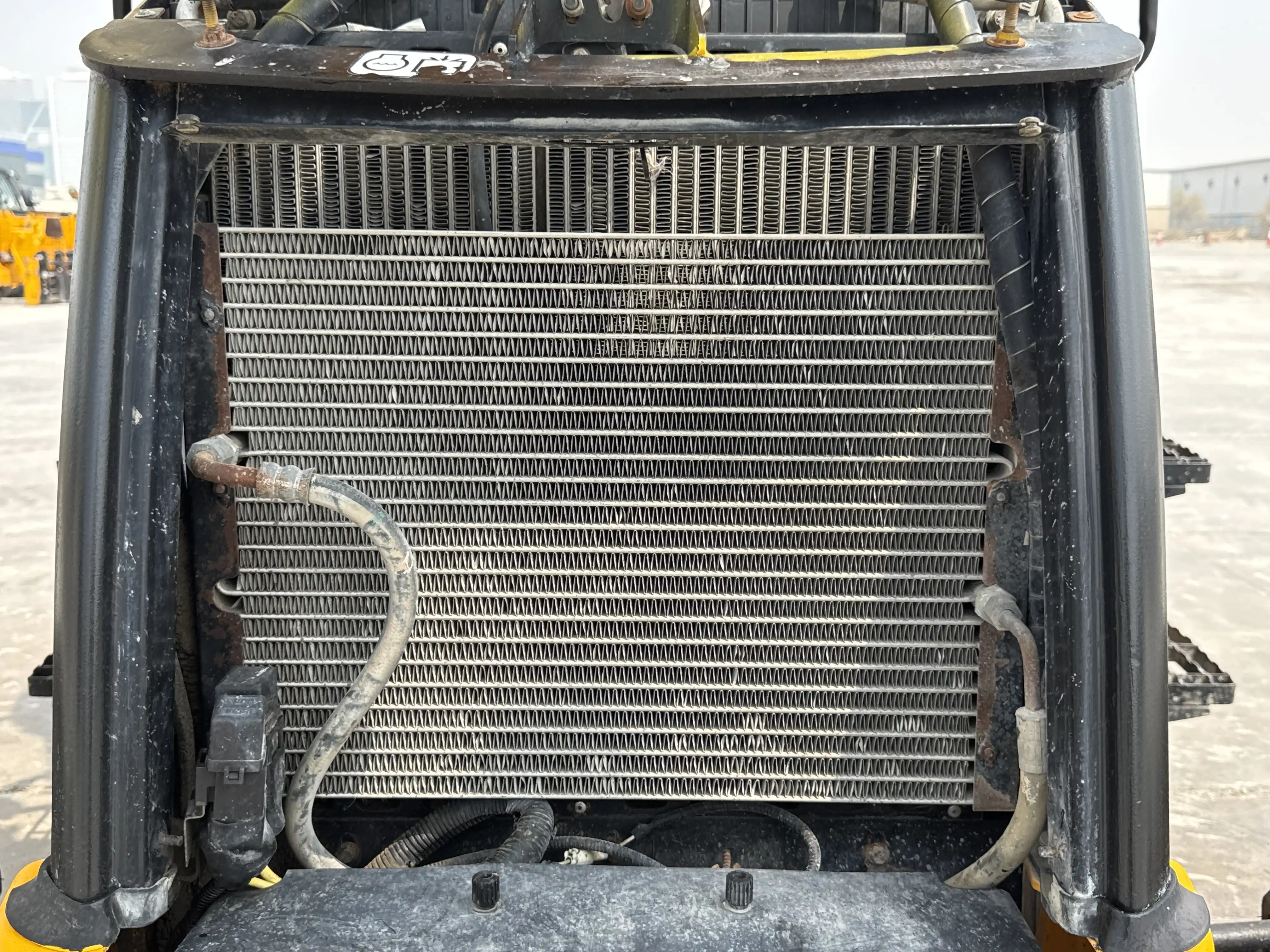 BHL-004-JCB-3DX-Plus-backhoe-loader-inspection-engine-radiator-oil-cooler-and-air-cooler