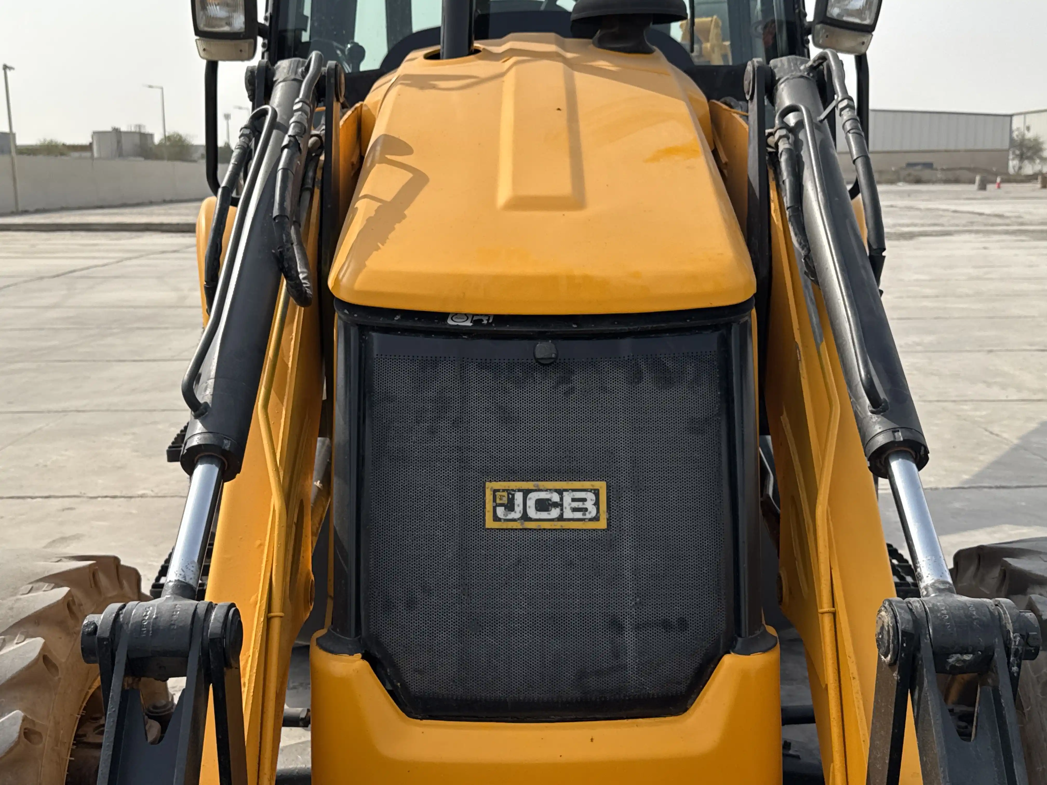 BHL-004-JCB-3DX-Plus-backhoe-loader-inspection-hydraulics-bucket-tilt-cylinders