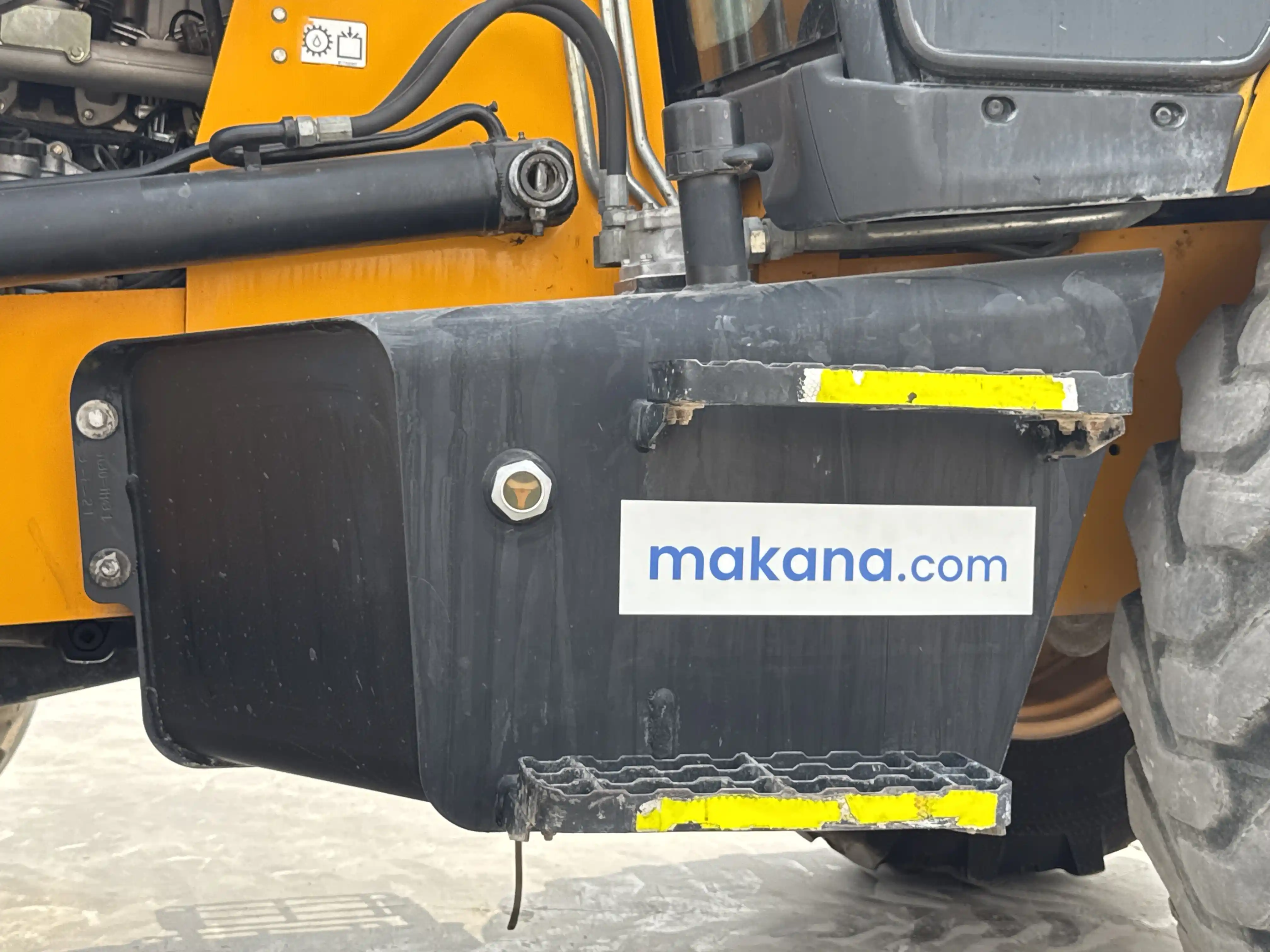 BHL-004-JCB-3DX-Plus-backhoe-loader-inspection-hydraulics-hydraulic-tank