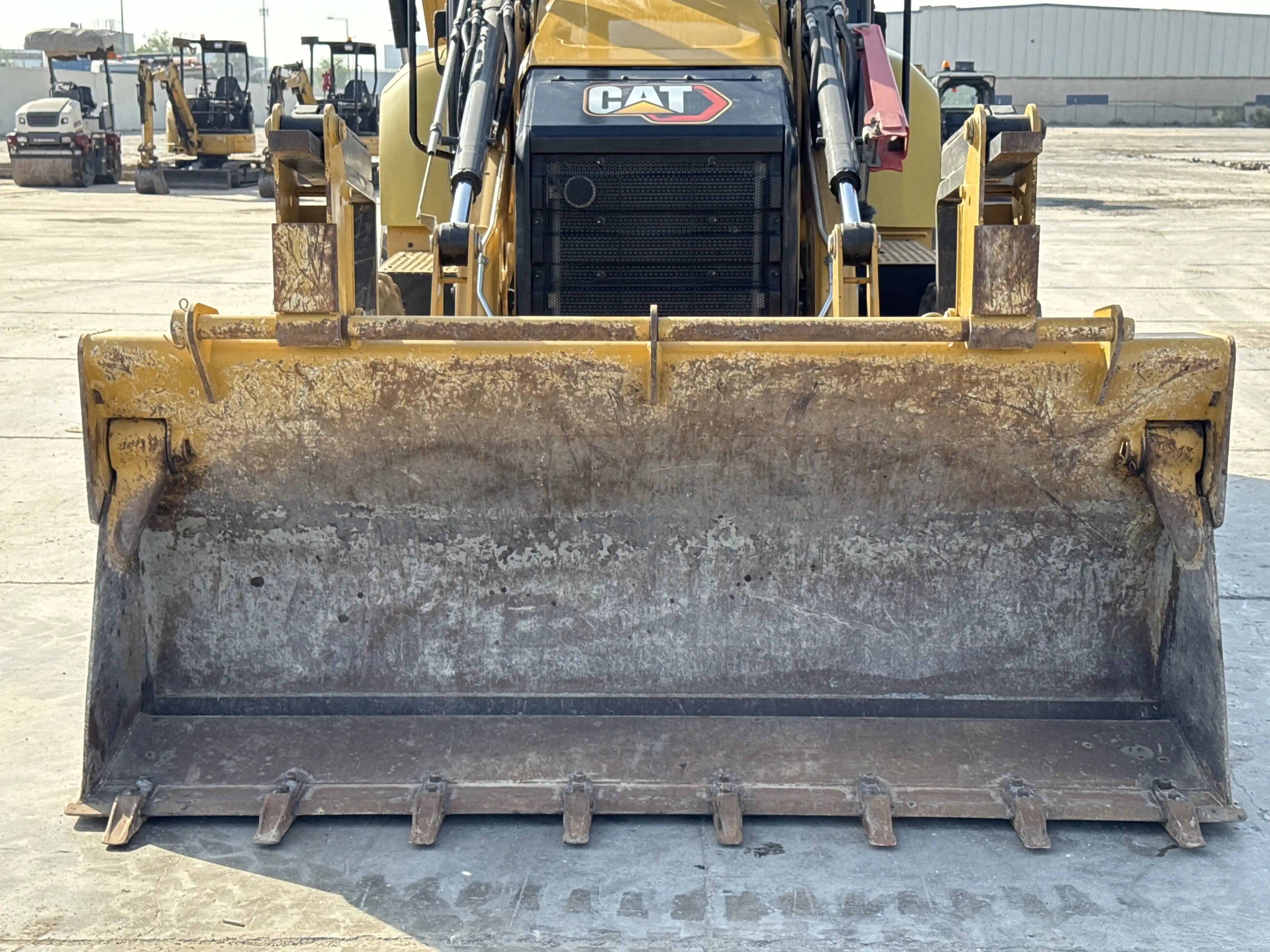 BHL-2-cat-428-backhoe-loader-attachments-loader-bucket