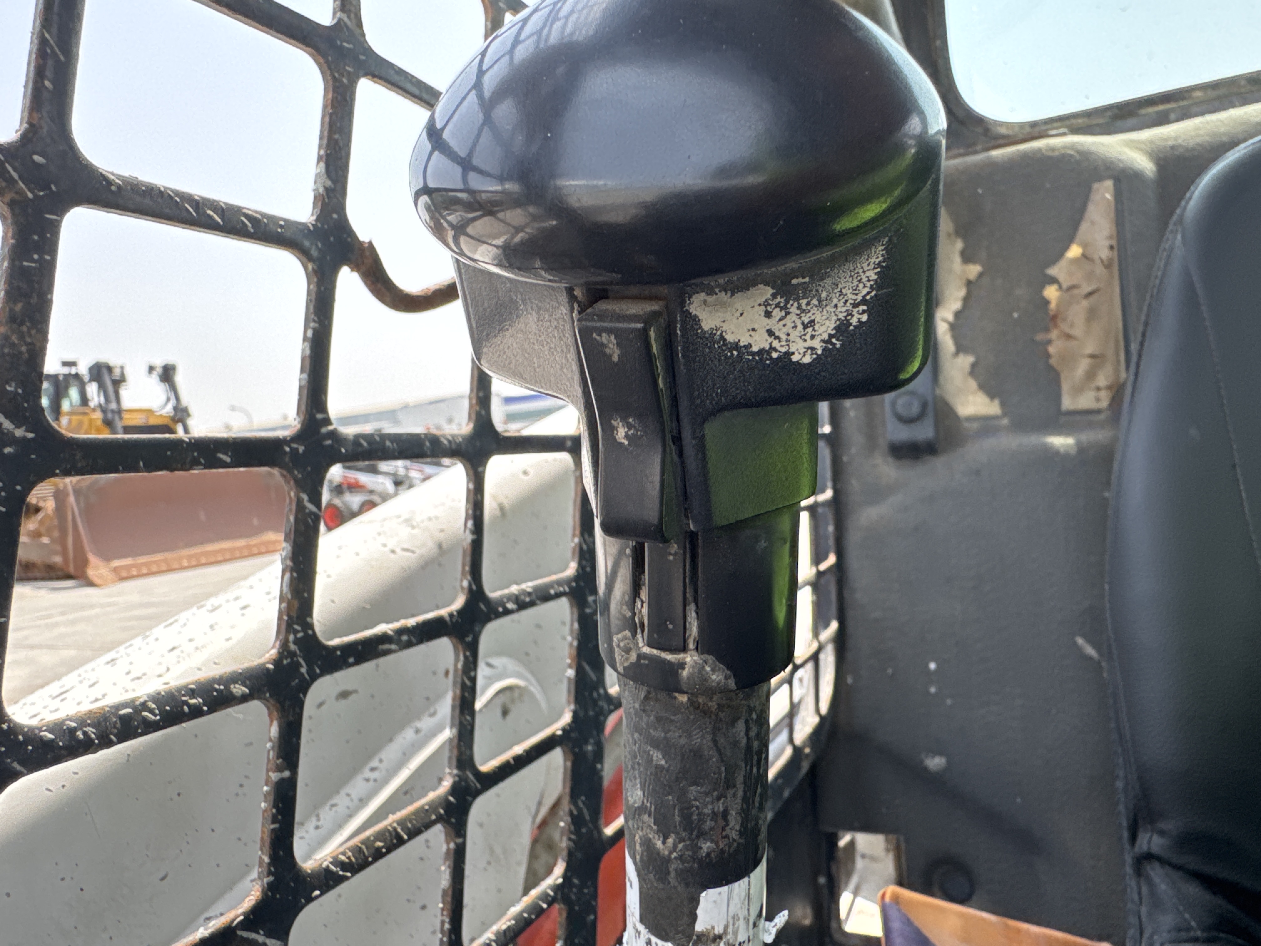 SSL-010-Bobcat-S450-skid-steer-loader-inspection-cabin-joysticks