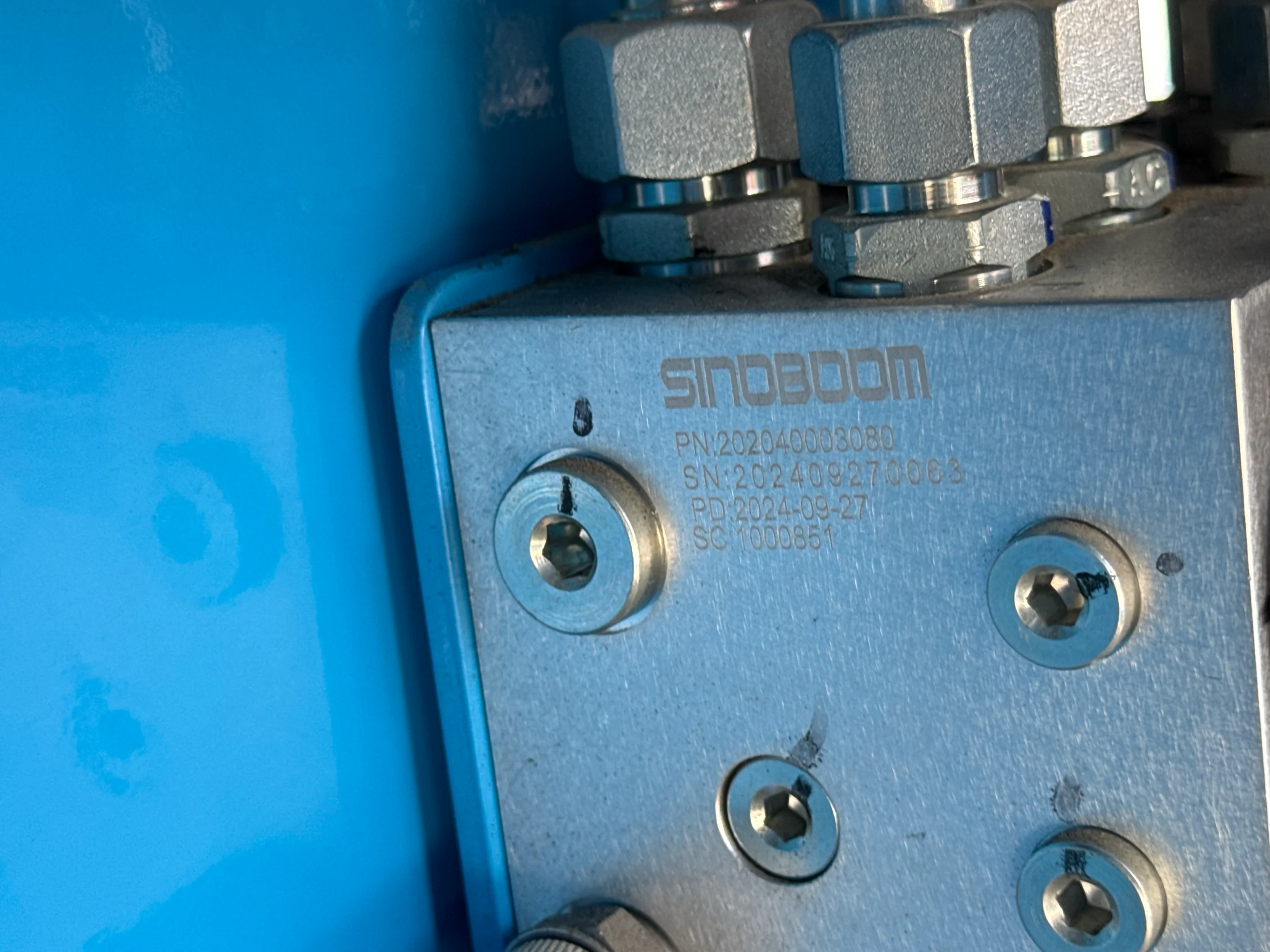 SLA-001-Sinoboom-0608N-electric-scissor-lift-inspection-hydraulics-main-control-valve-MCV