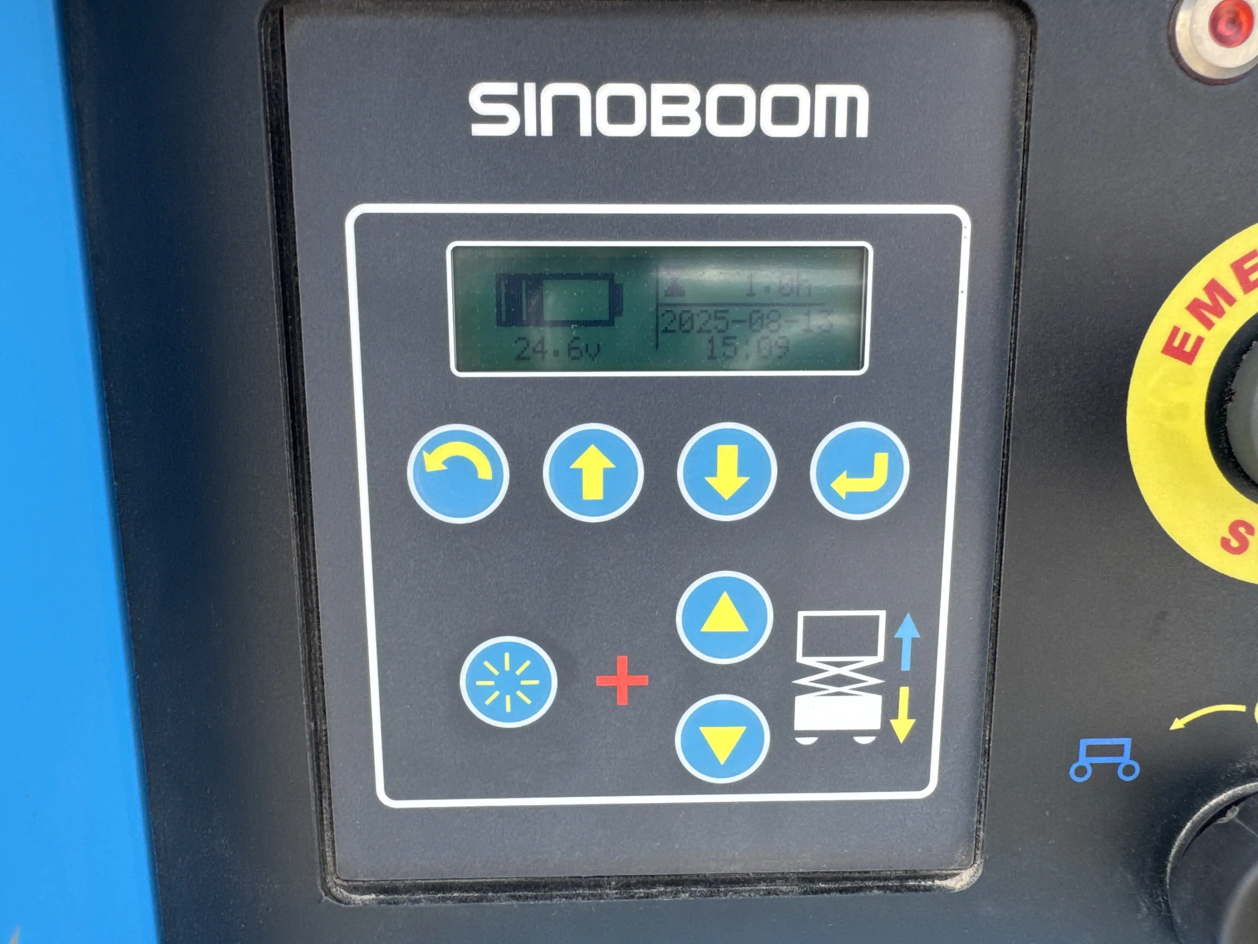 SLA-001-Sinoboom-0608N-electric-scissor-lift-inspection-cabin-ground-control