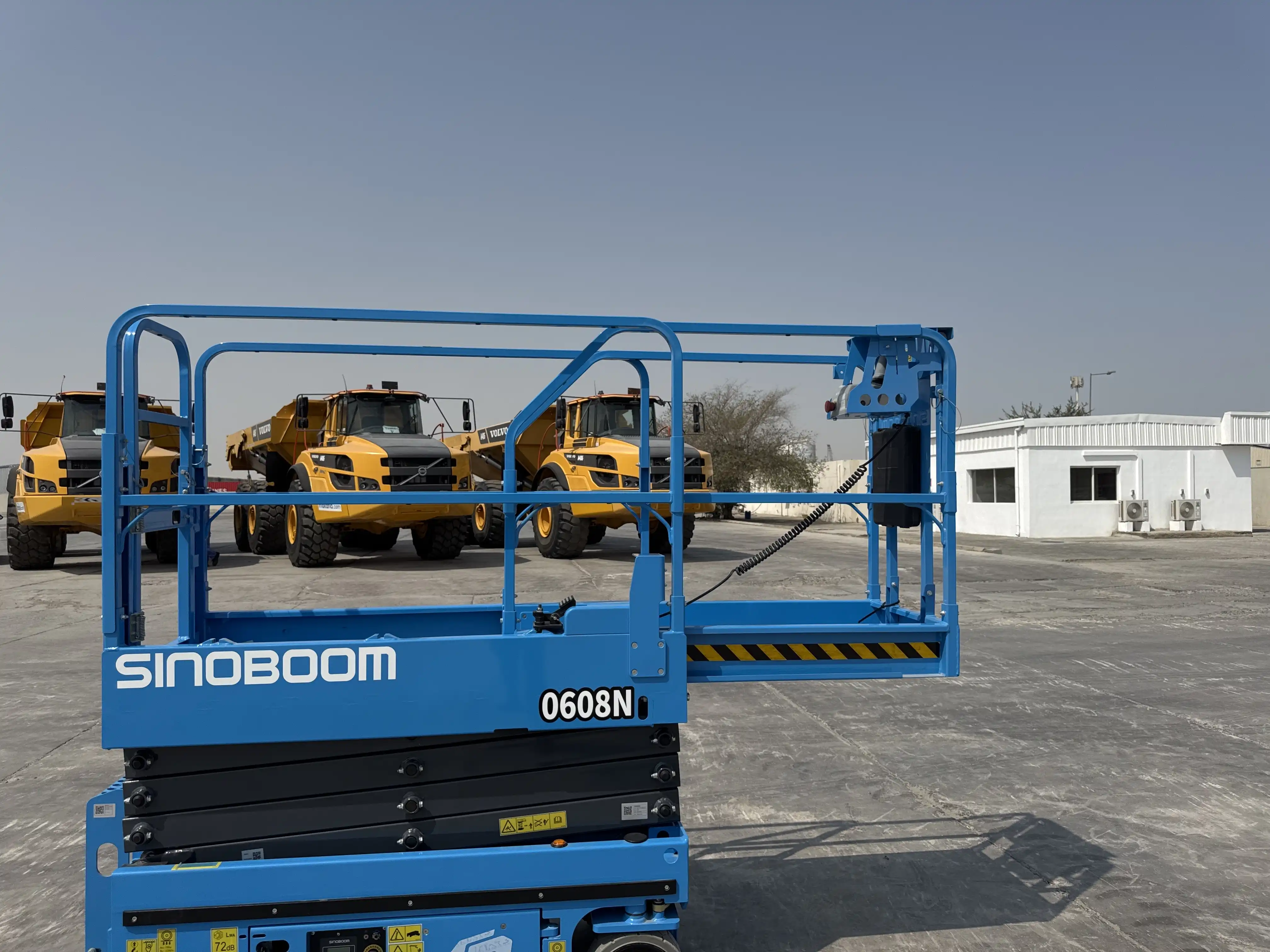 SLA-001-Sinoboom-0608N-electric-scissor-lift-inspection-structure-guard-rail