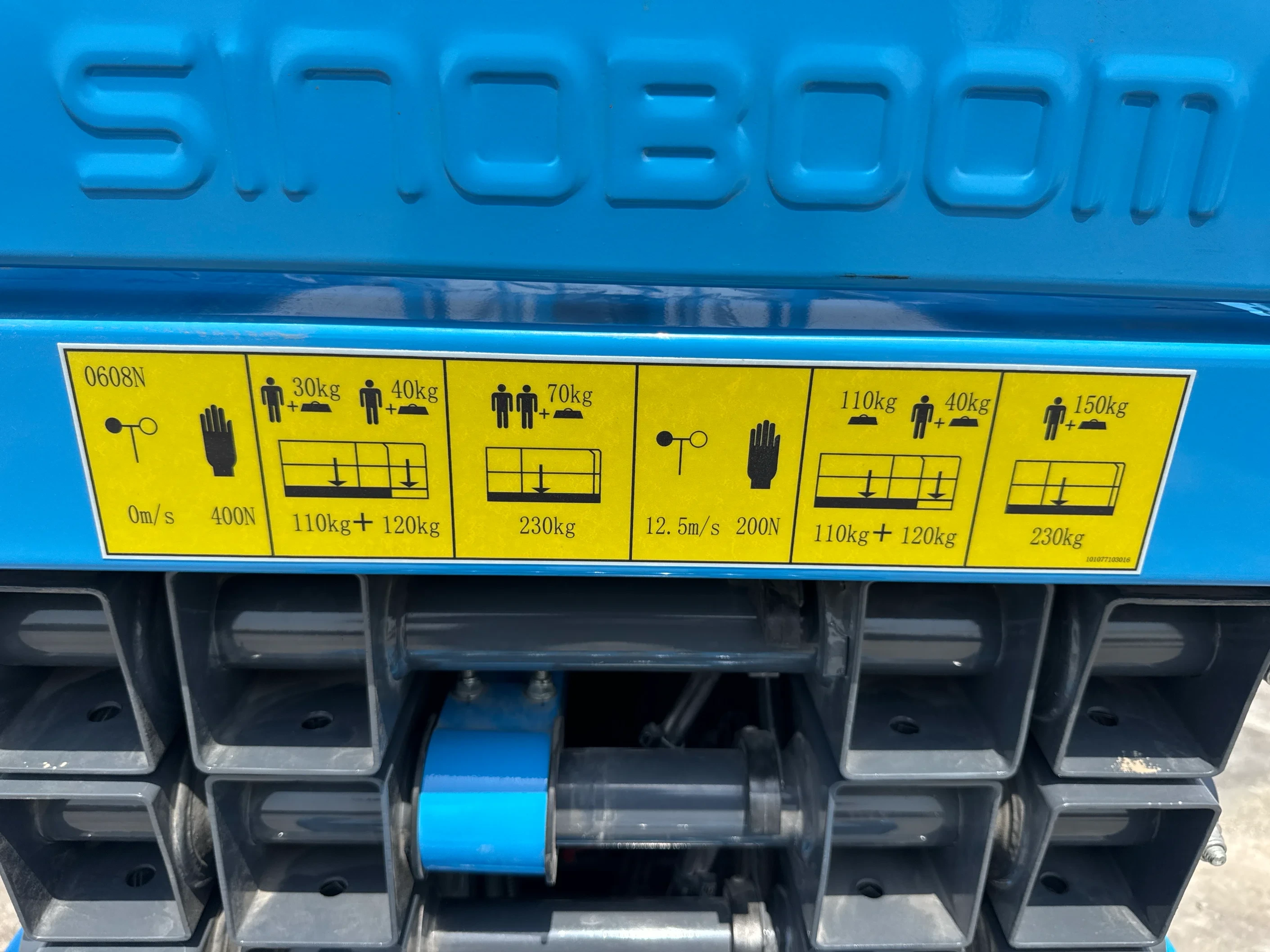 SLA-001-Sinoboom-0608N-electric-scissor-lift-inspection-structure-platform