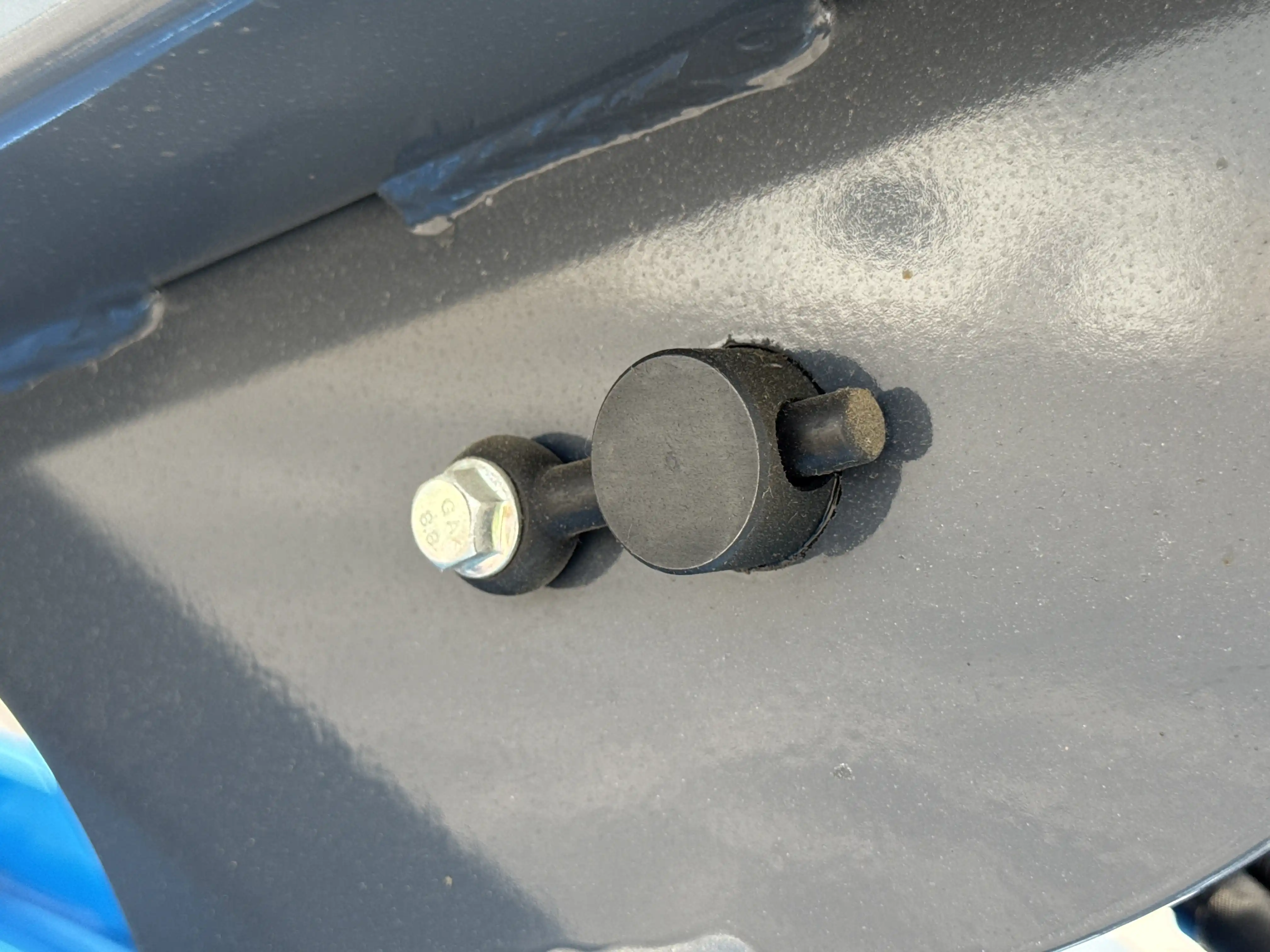 SLA-001-Sinoboom-0608N-electric-scissor-lift-inspection-hydraulics-hydraulic-pins-locks