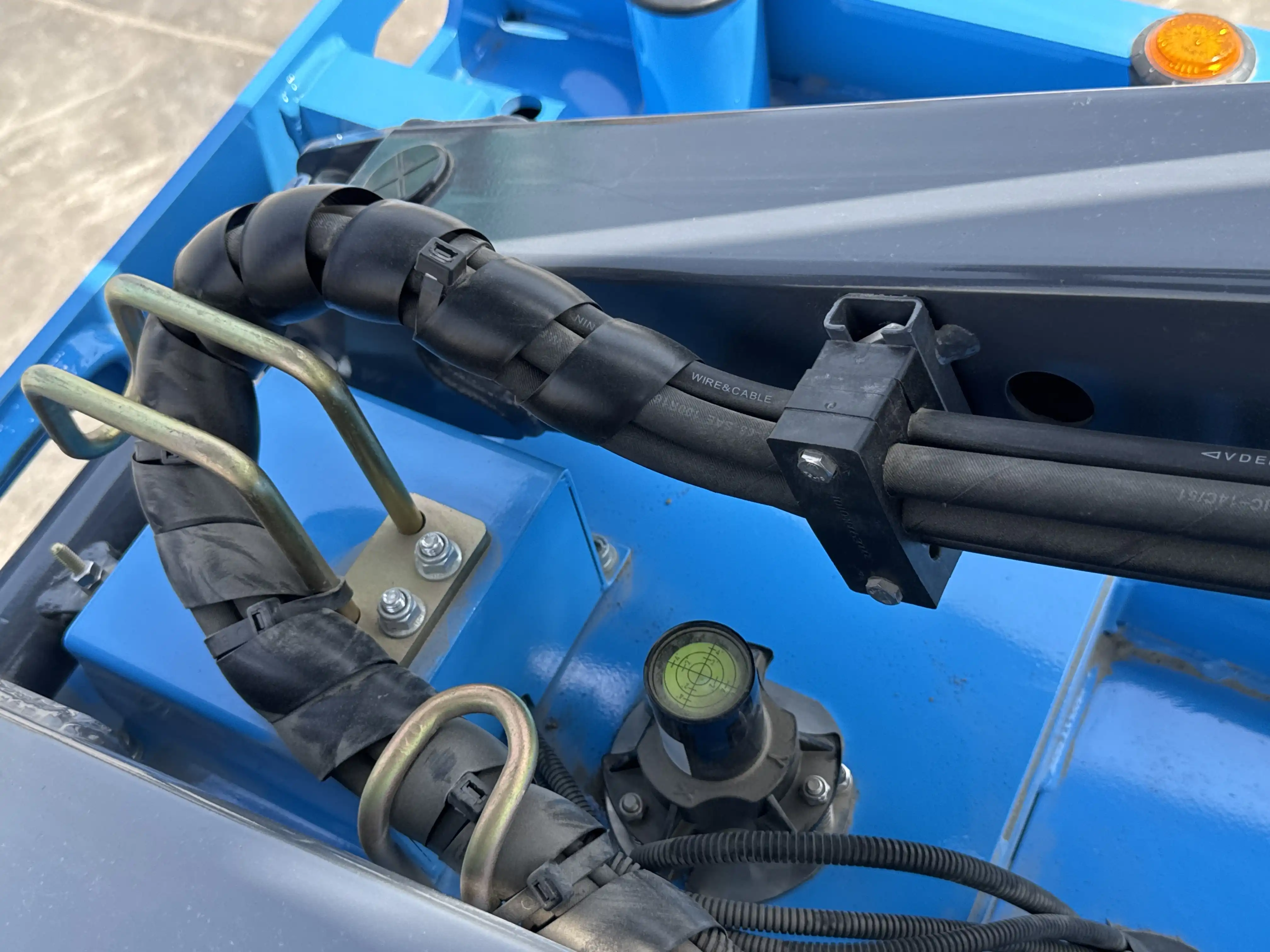 SLA-001-Sinoboom-0608N-electric-scissor-lift-inspection-hydraulics-hydraulic-hoses-and-lines