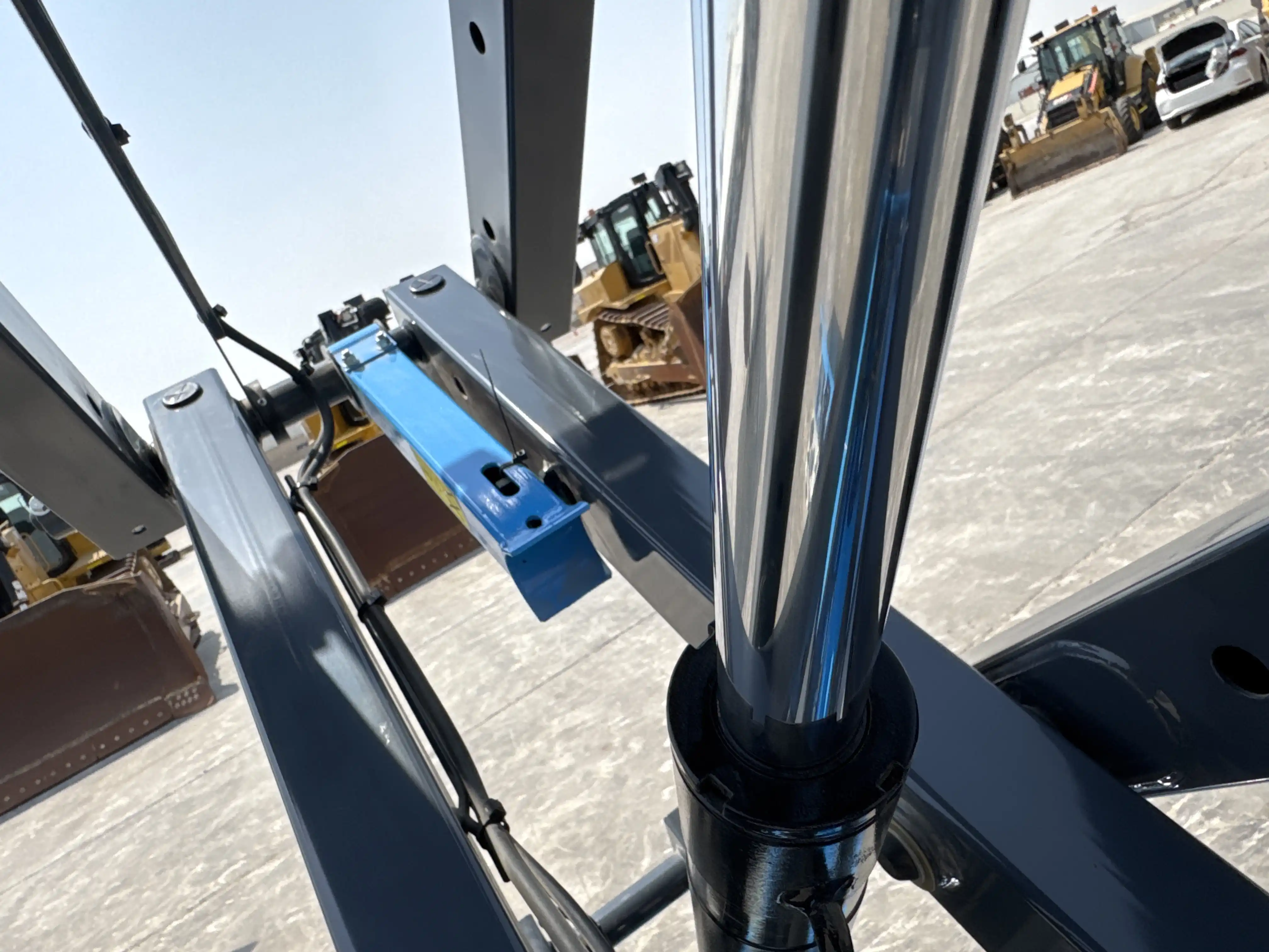 SLA-001-Sinoboom-0608N-electric-scissor-lift-inspection-hydraulics-scissor-cylinders