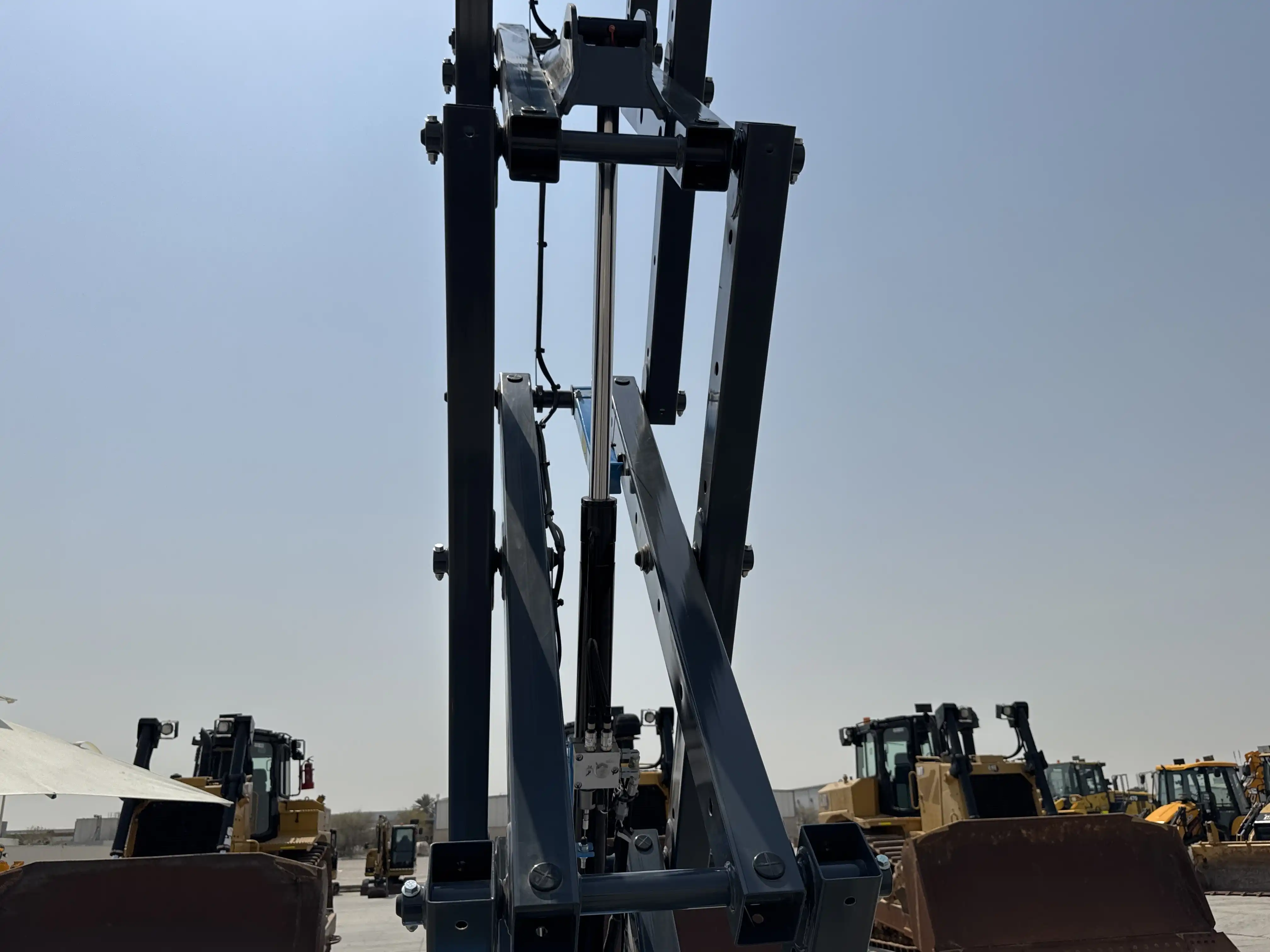 SLA-001-Sinoboom-0608N-electric-scissor-lift-inspection-hydraulics-scissor-cylinders