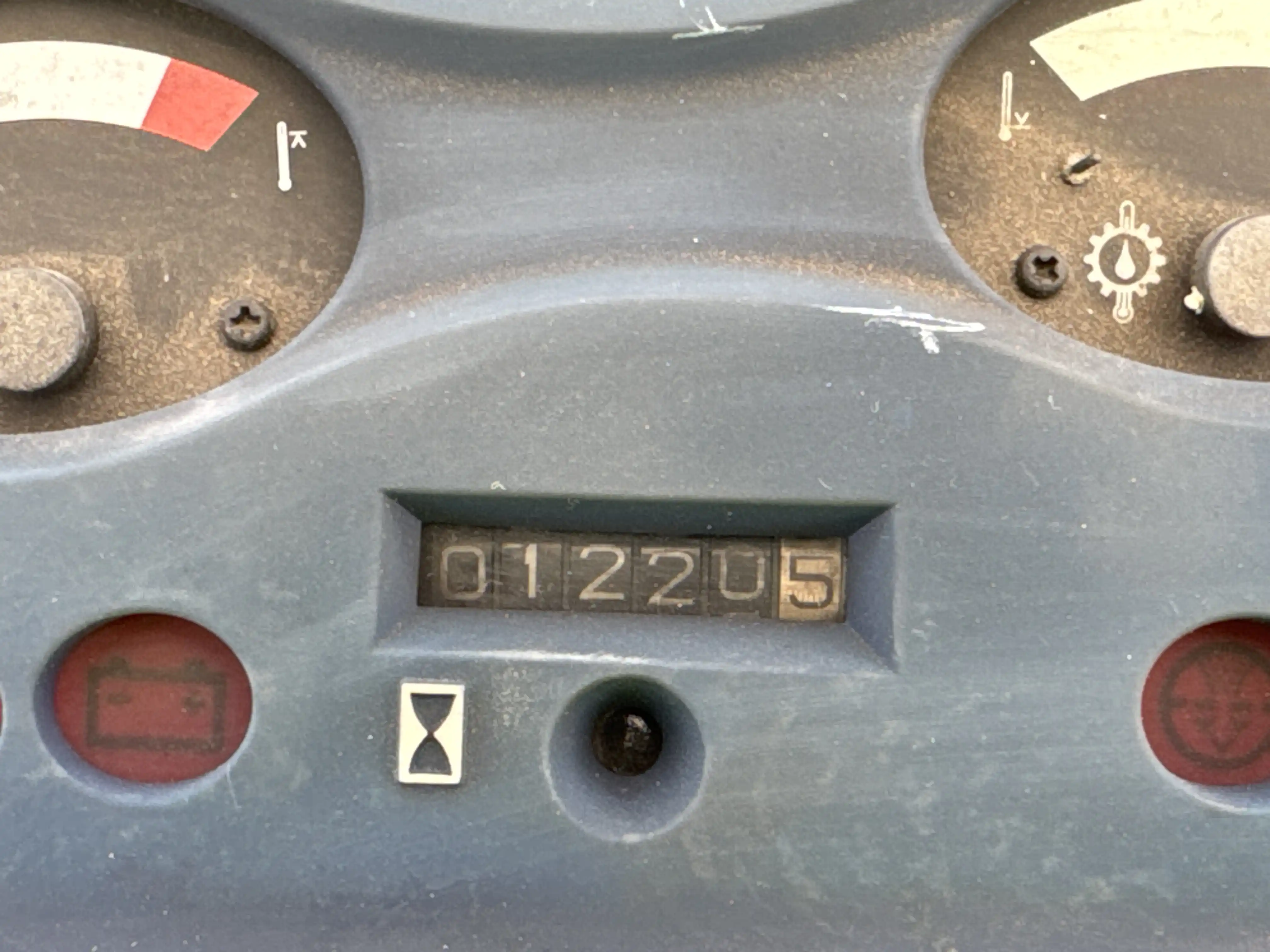 FLM-001-Komatsu-FD200Z-6-forklift-inspection-General-Hour-meter