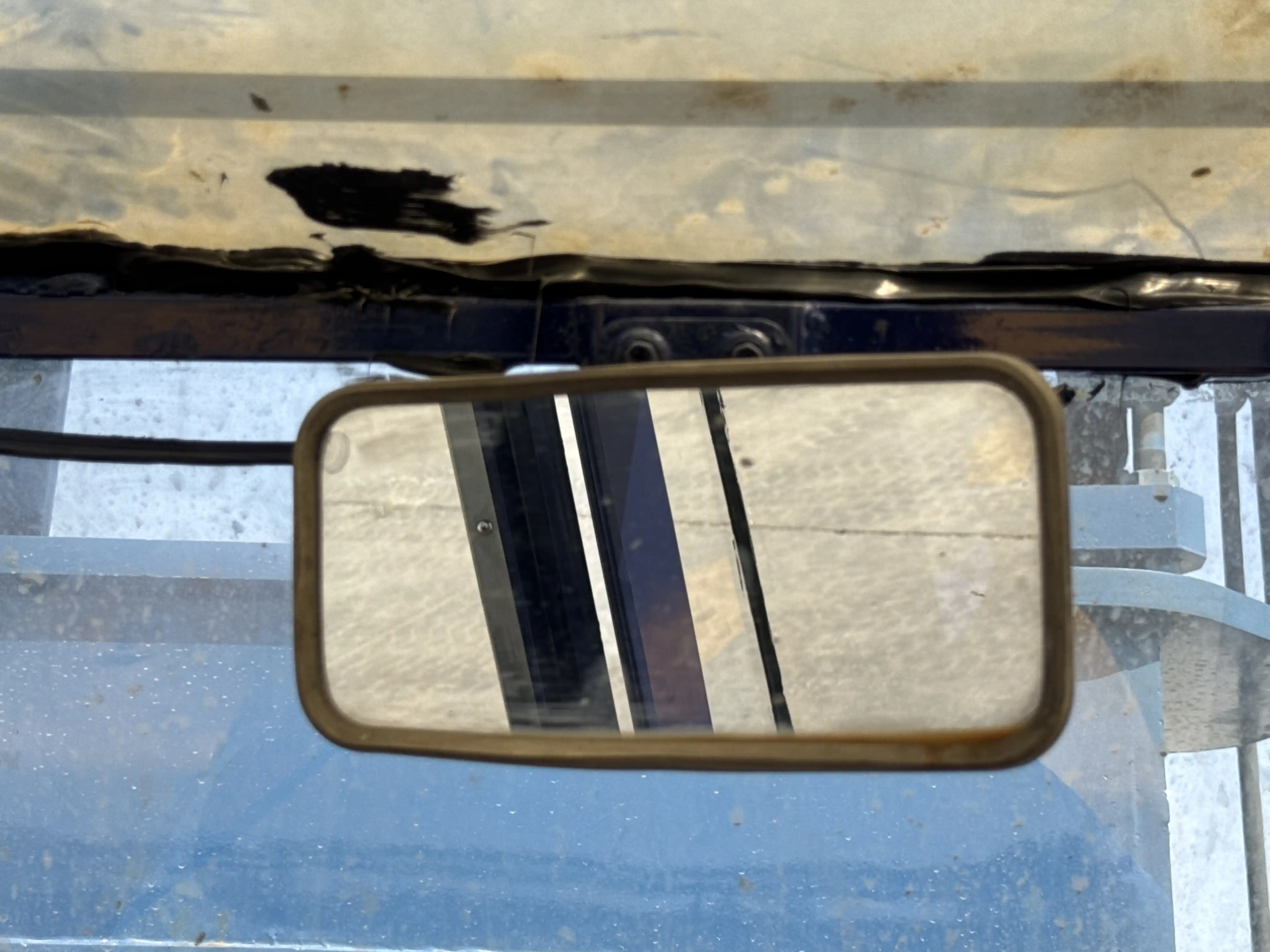FLM-001-Komatsu-FD200Z-6-forklift-inspection-cabin-mirrors
