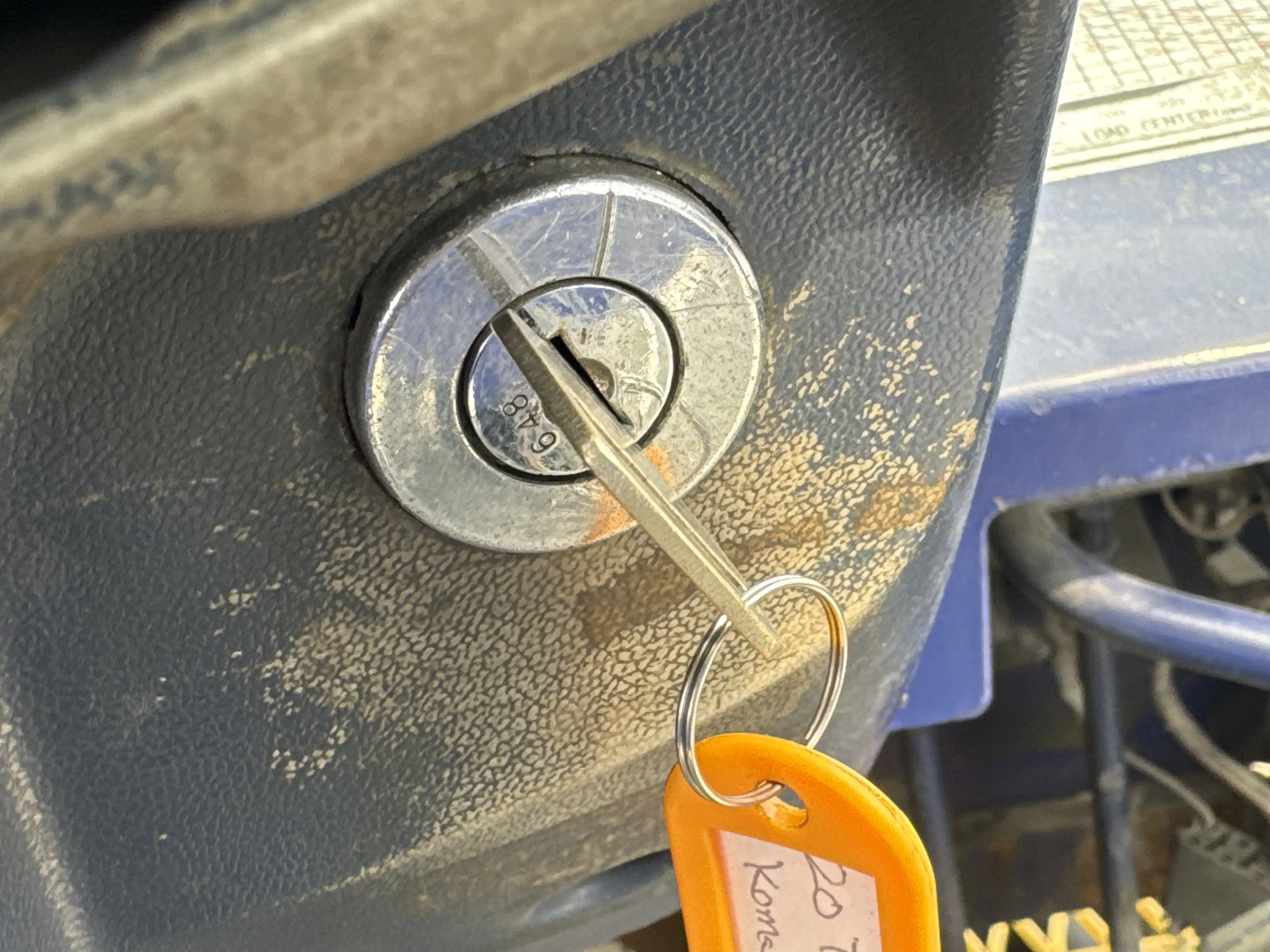 FLM-001-Komatsu-FD200Z-6-forklift-inspection-cabin-electronic-instrument-board