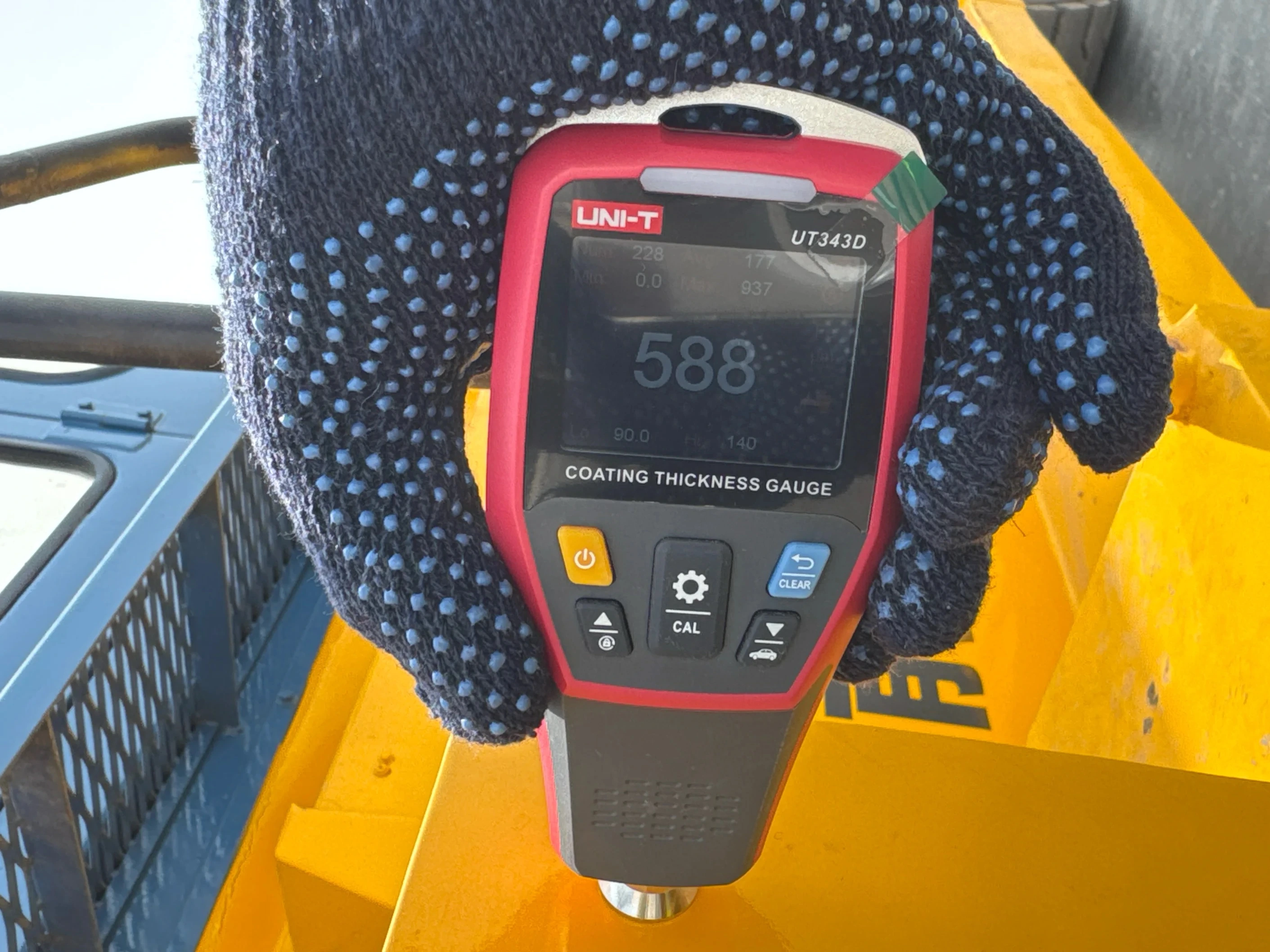 FLM-001-Komatsu-FD200Z-6-forklift-inspection-structure-paint