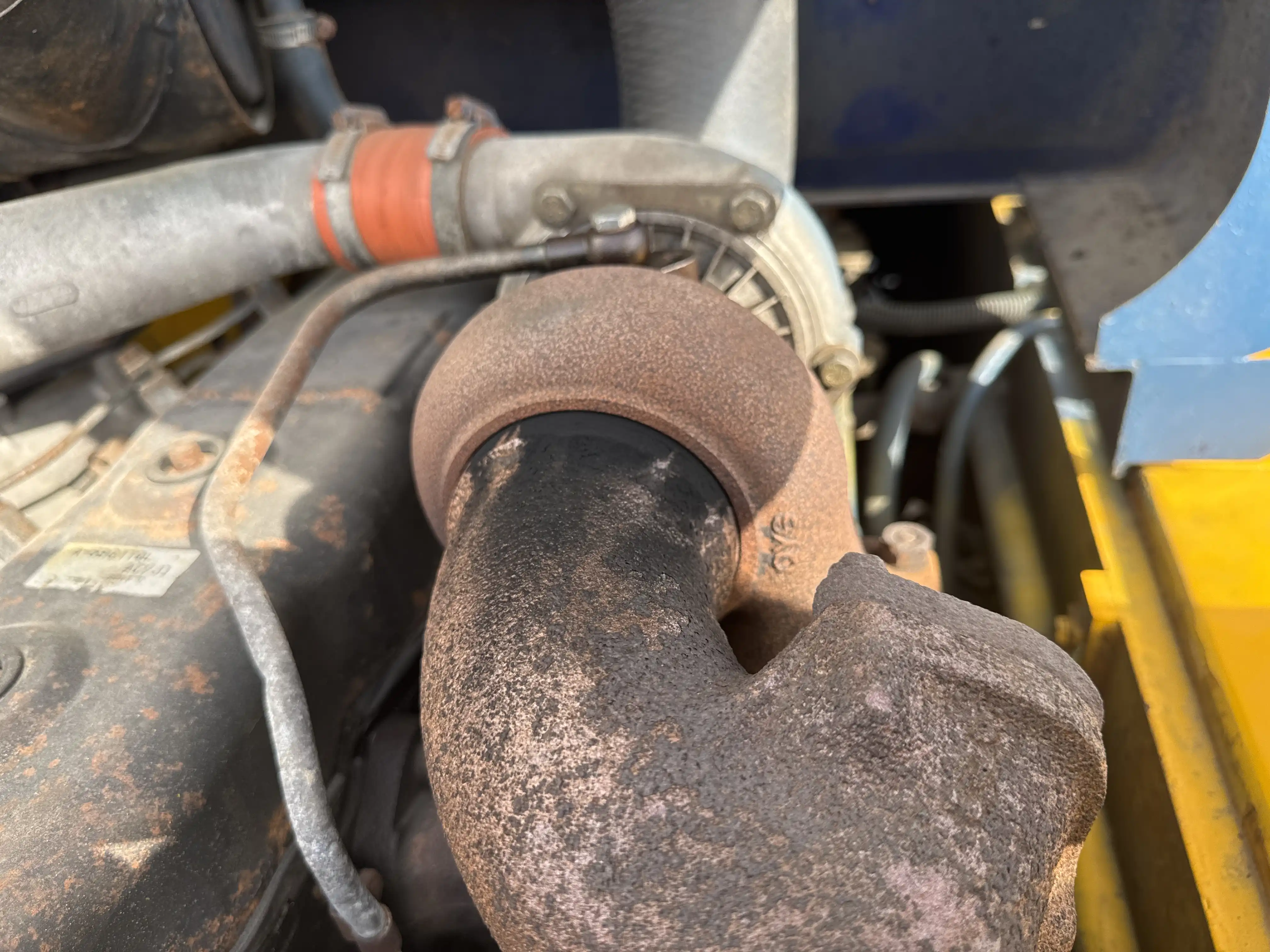 FLM-001-Komatsu-FD200Z-6-forklift-inspection-engine-turbo