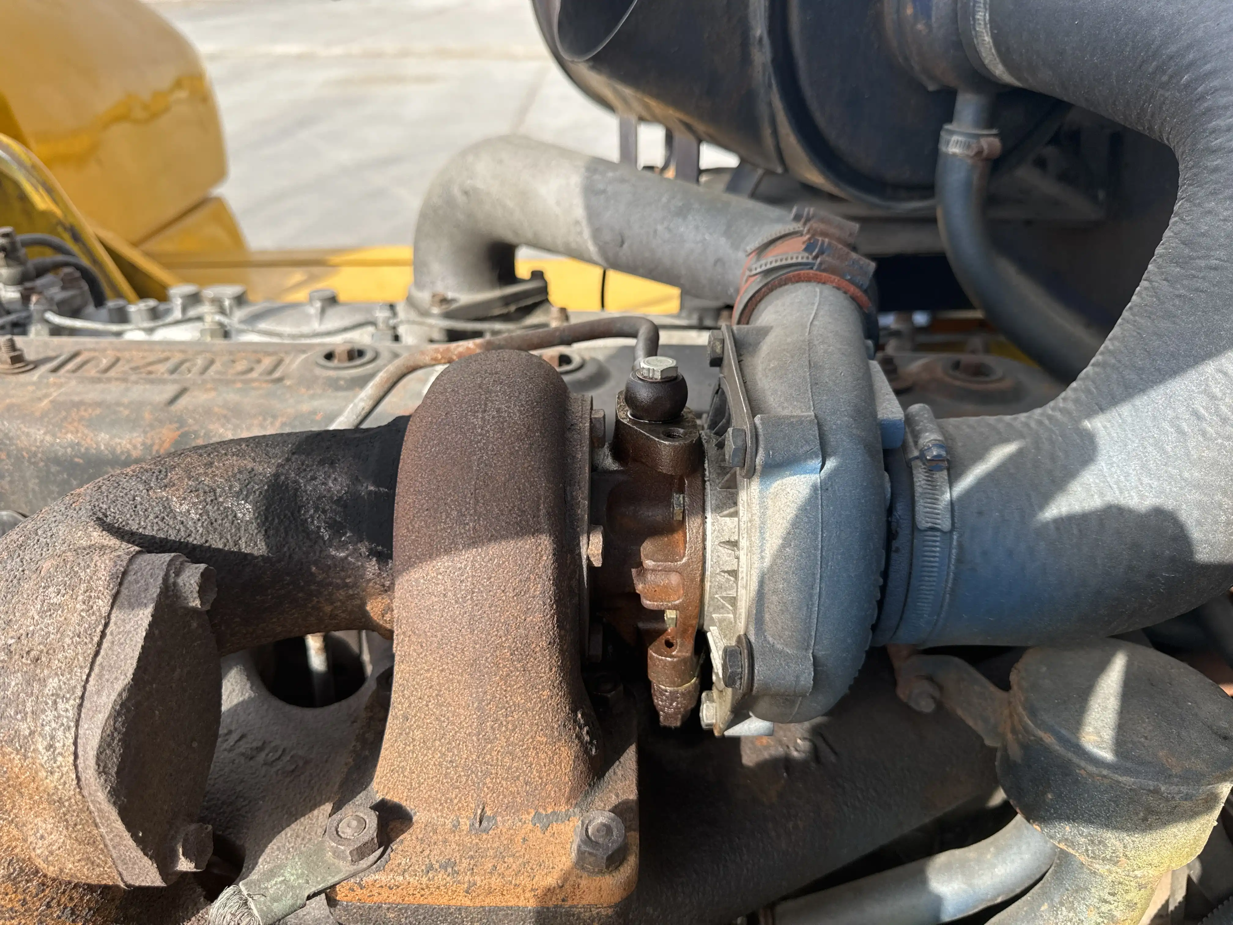FLM-001-Komatsu-FD200Z-6-forklift-inspection-engine-turbo