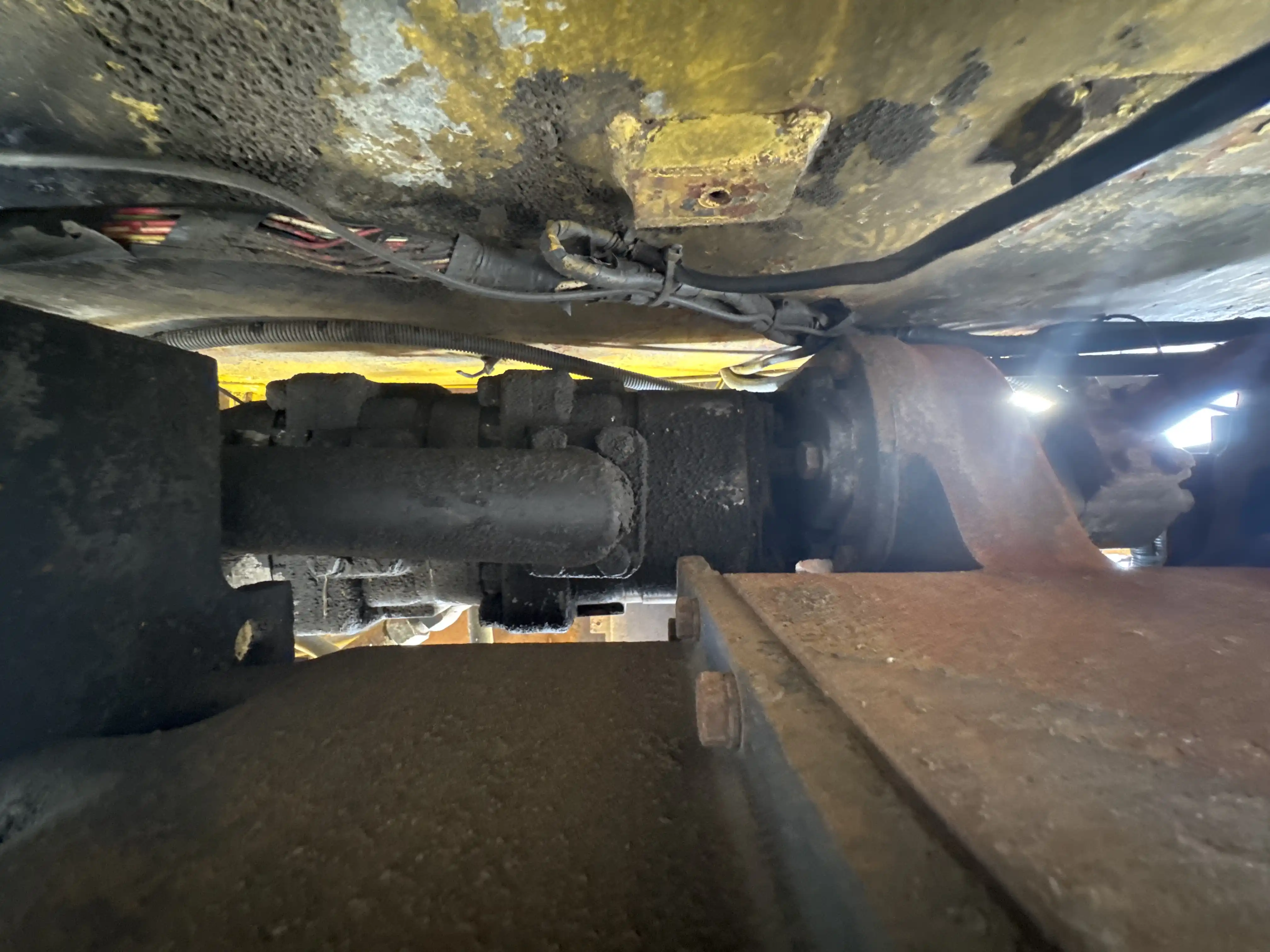 FLM-001-Komatsu-FD200Z-6-forklift-inspection-hydraulics-hydraulic-pump