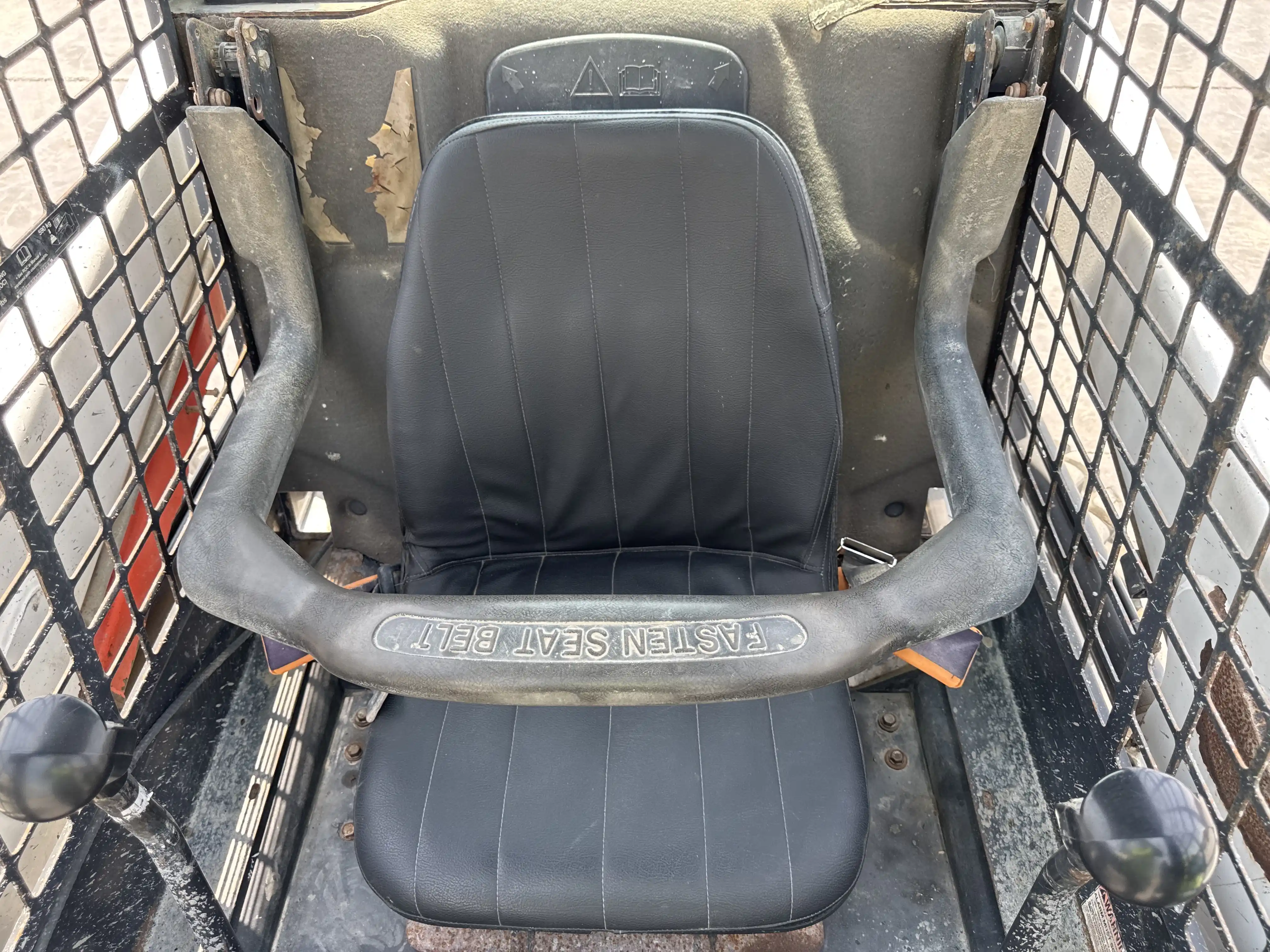 SSL-010-Bobcat-S450-skid-steer-loader-inspection-cabin-seats-armrests