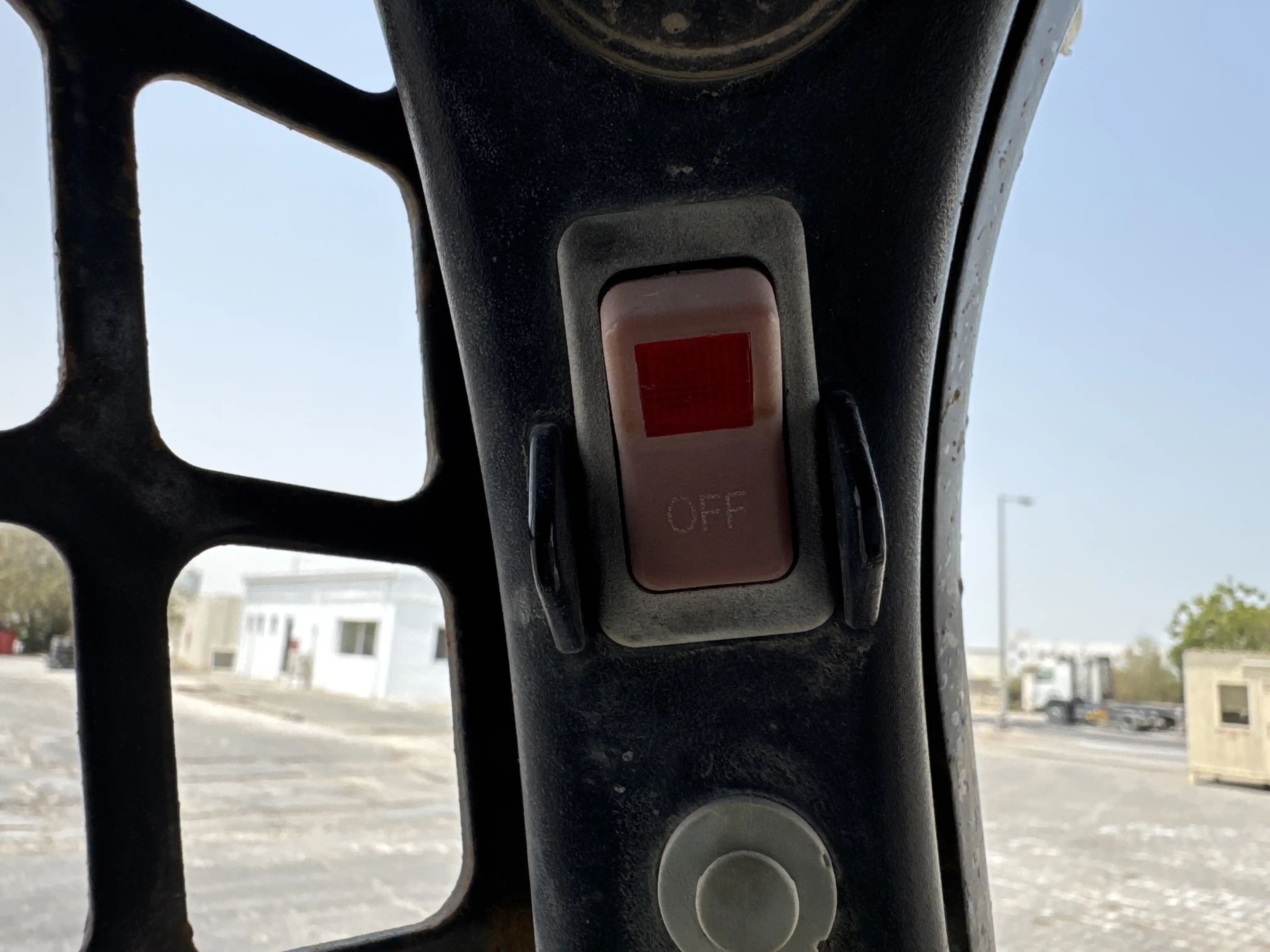 SSL-010-Bobcat-S450-skid-steer-loader-inspection-cabin-electronic-instrument-board
